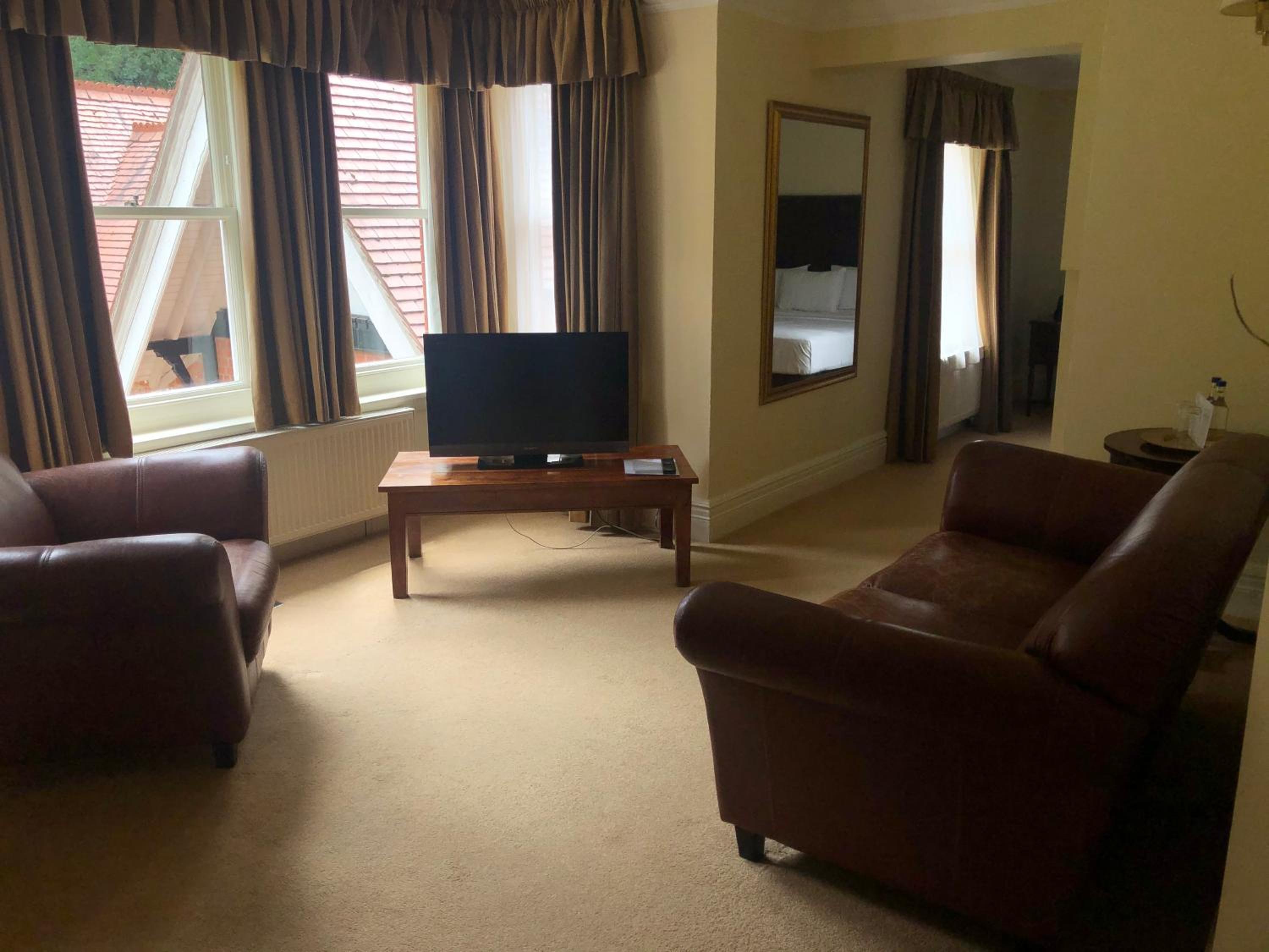 Suite - Photo 6