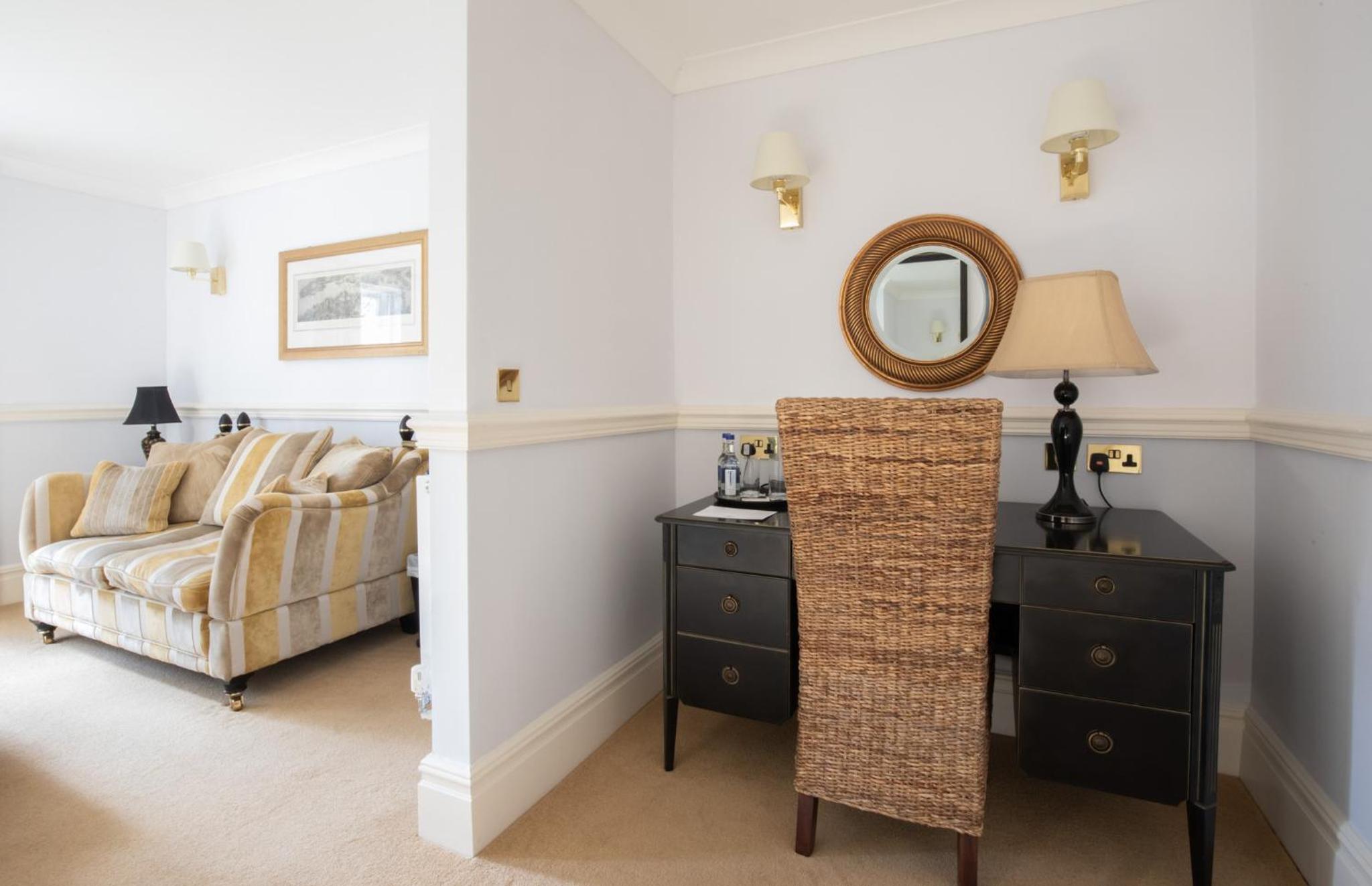 Suite - Photo 12