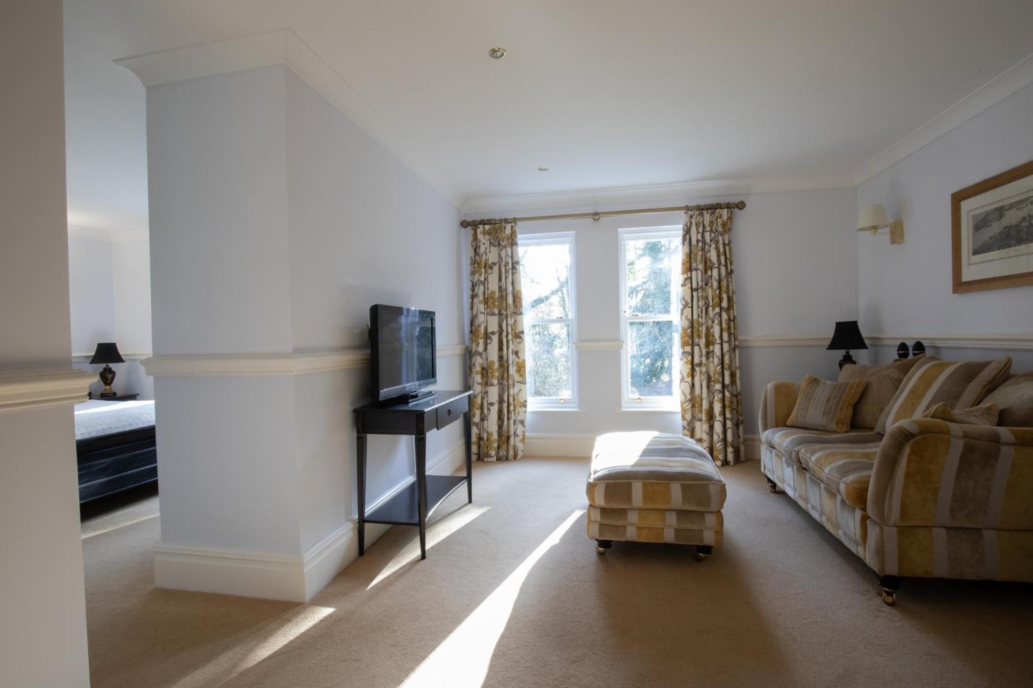Suite - Photo 10