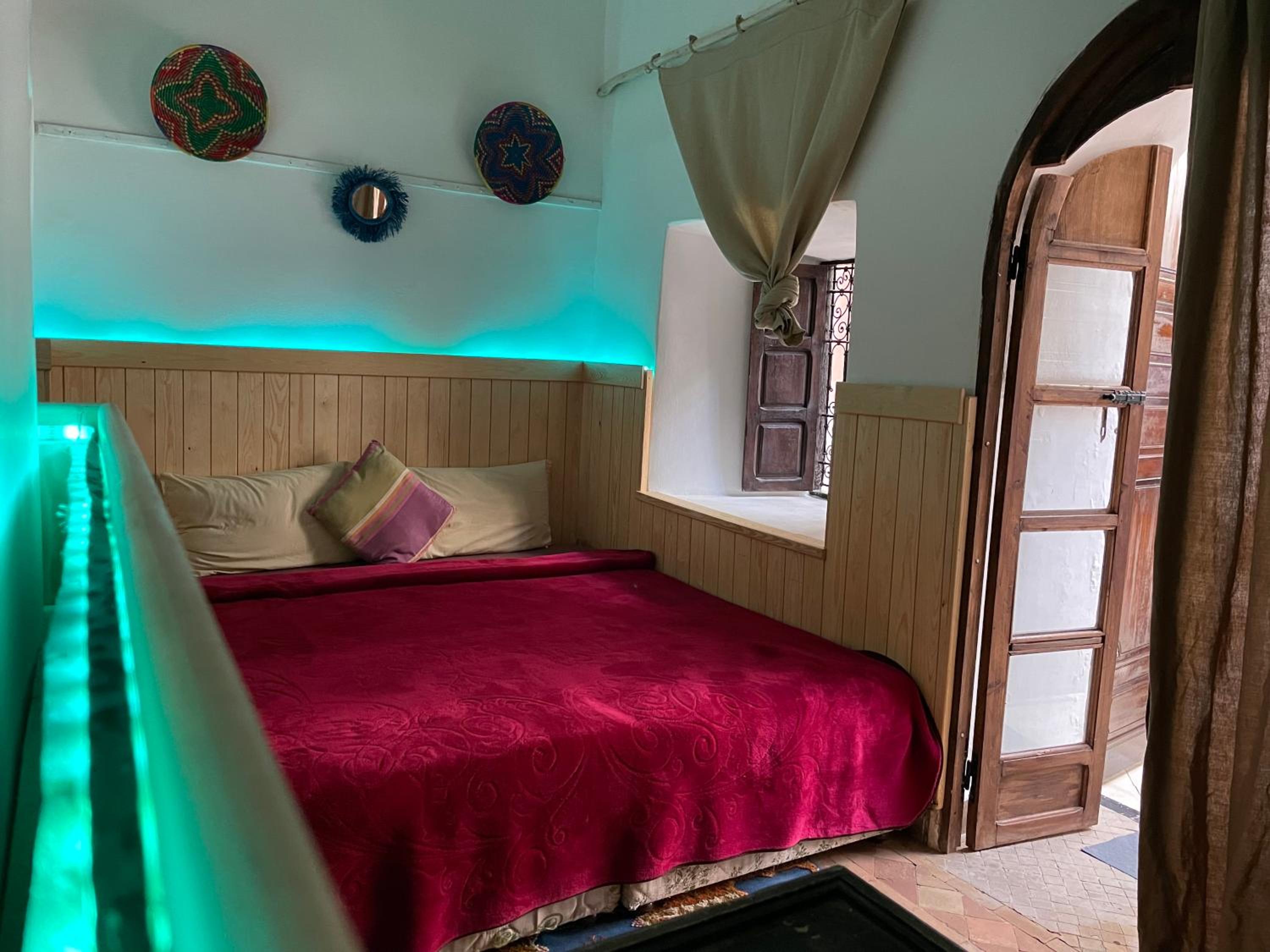 Double or Twin Room with Private Bathroom - Photo 7