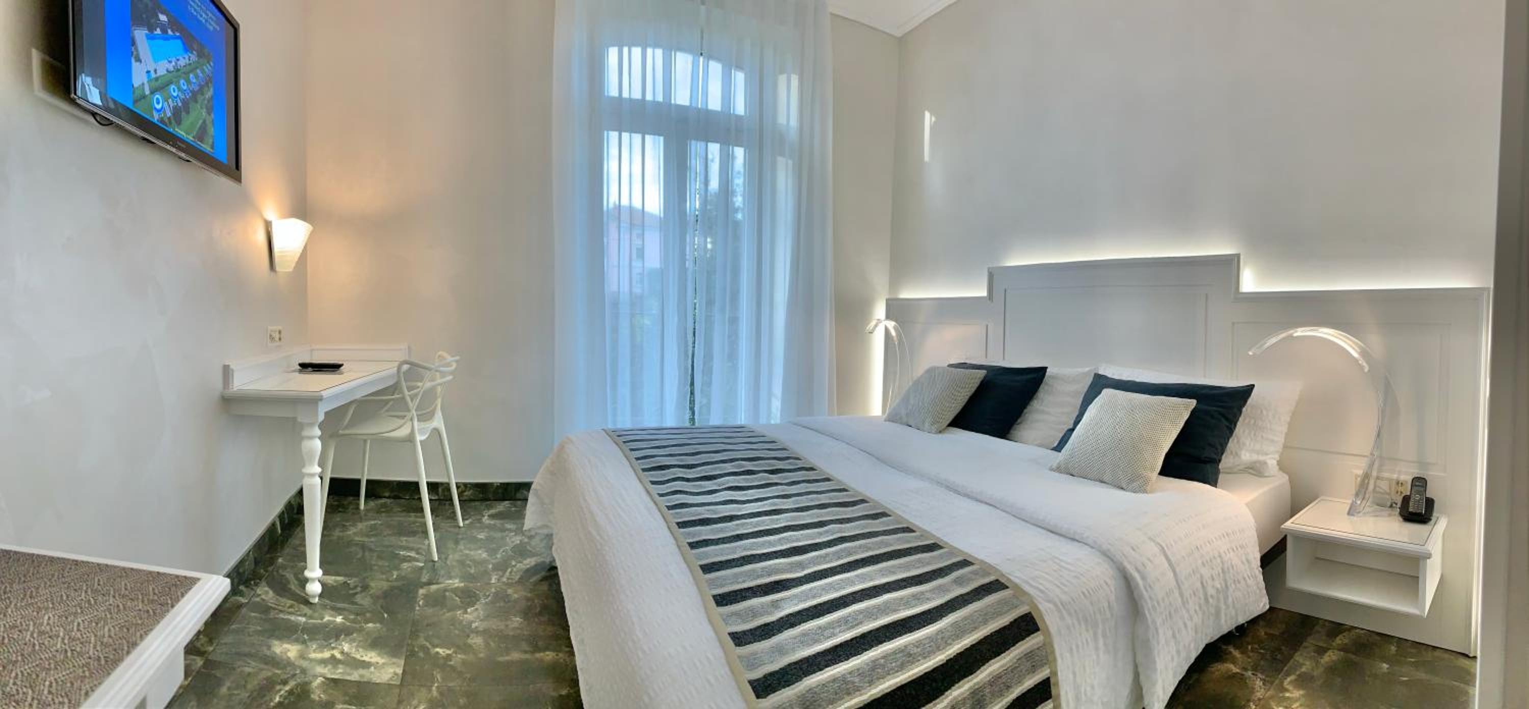 Superior Twin Room - Photo 1