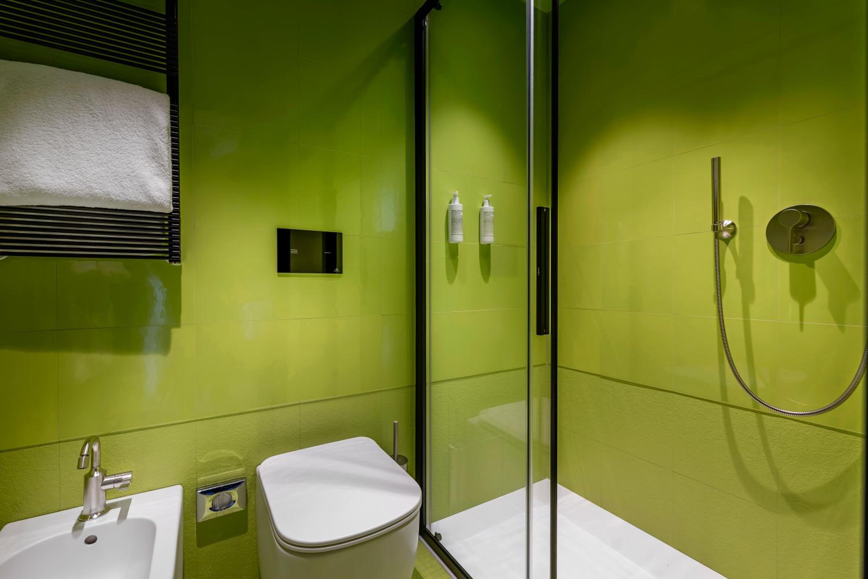 Queen Suite - Photo 6