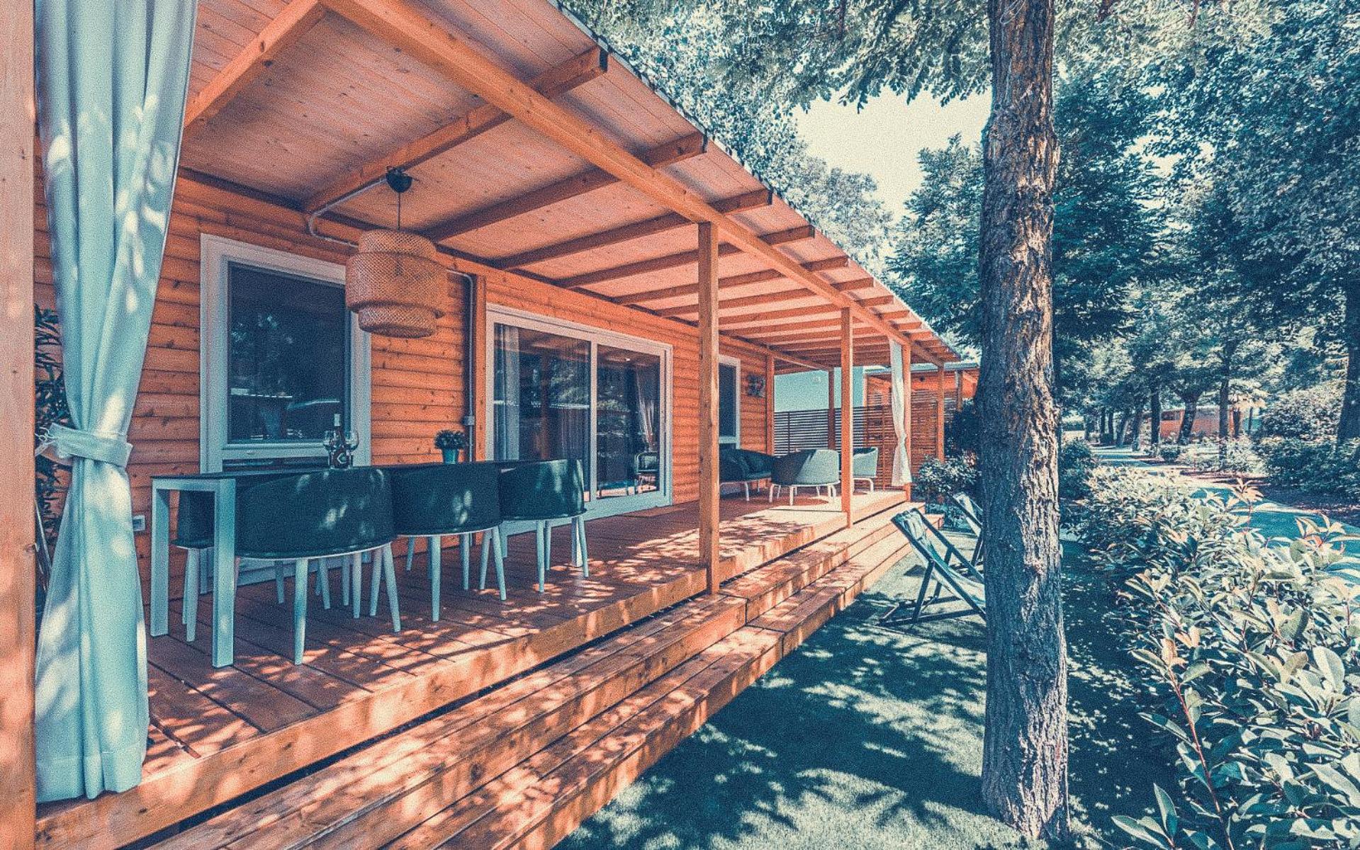 Large Cottage Deluxe