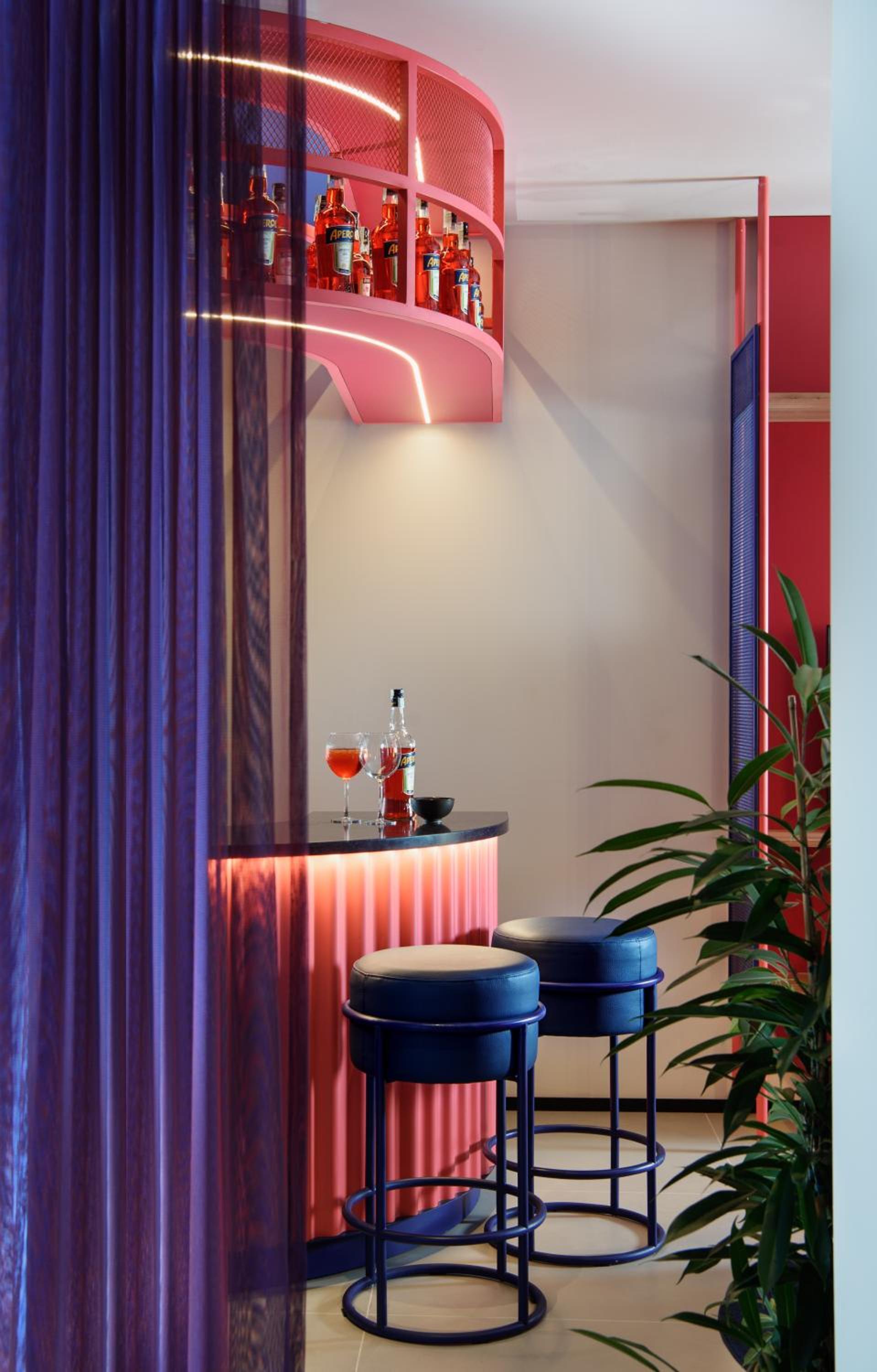 Queen Suite - Photo 19