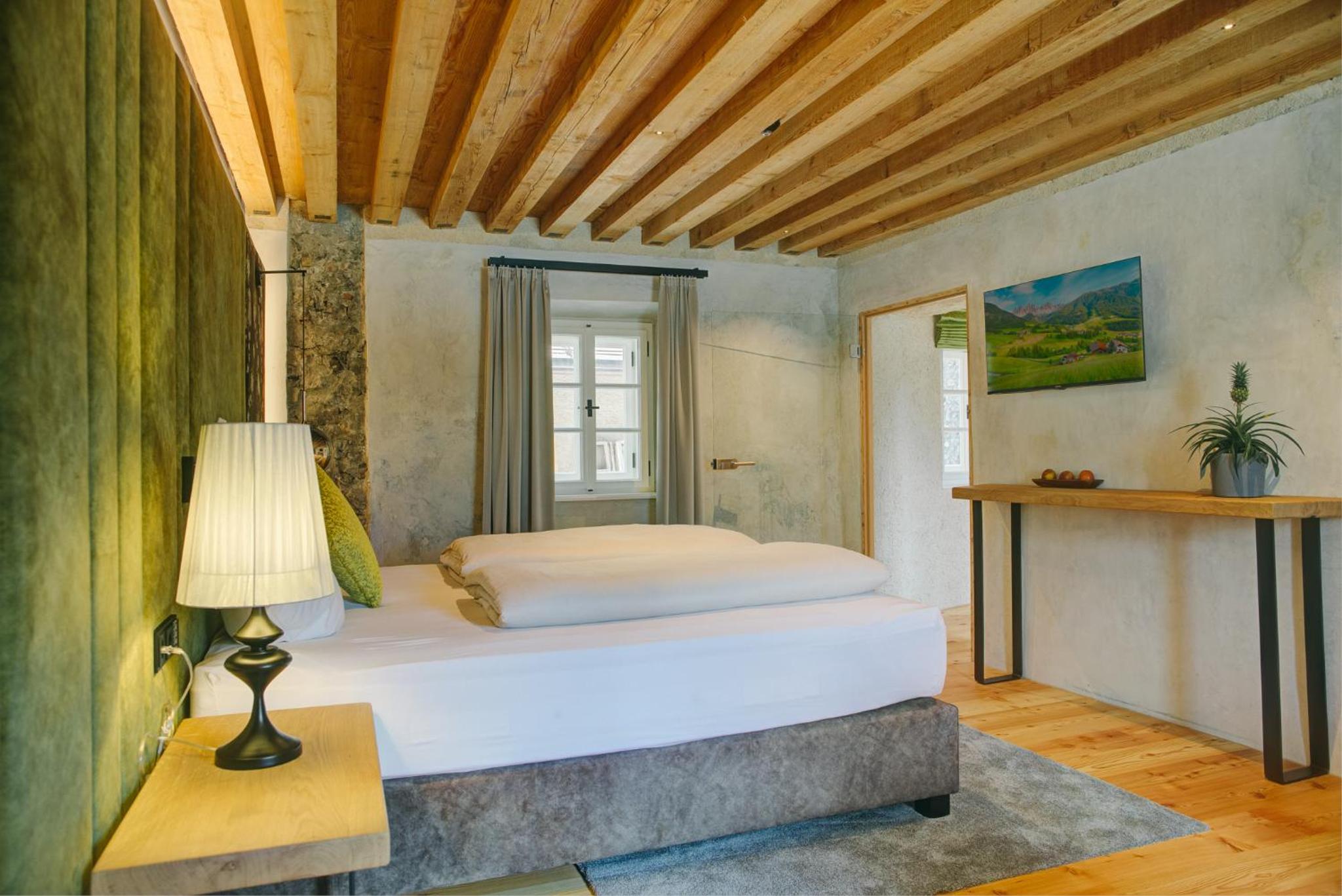 Suite with Mountain View - Photo 3
