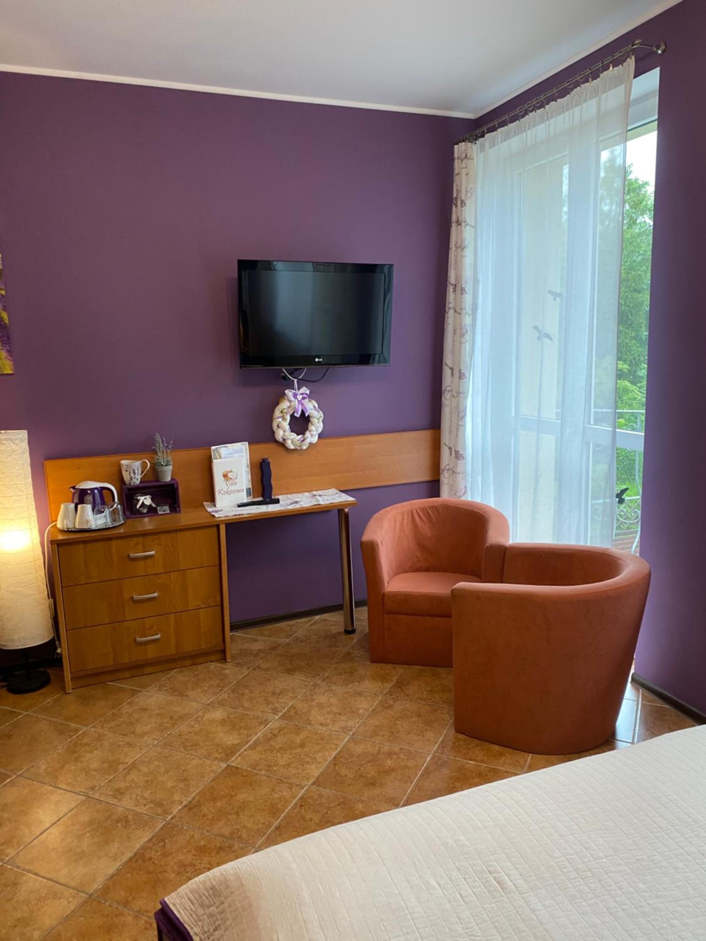 Double Room - Photo 11