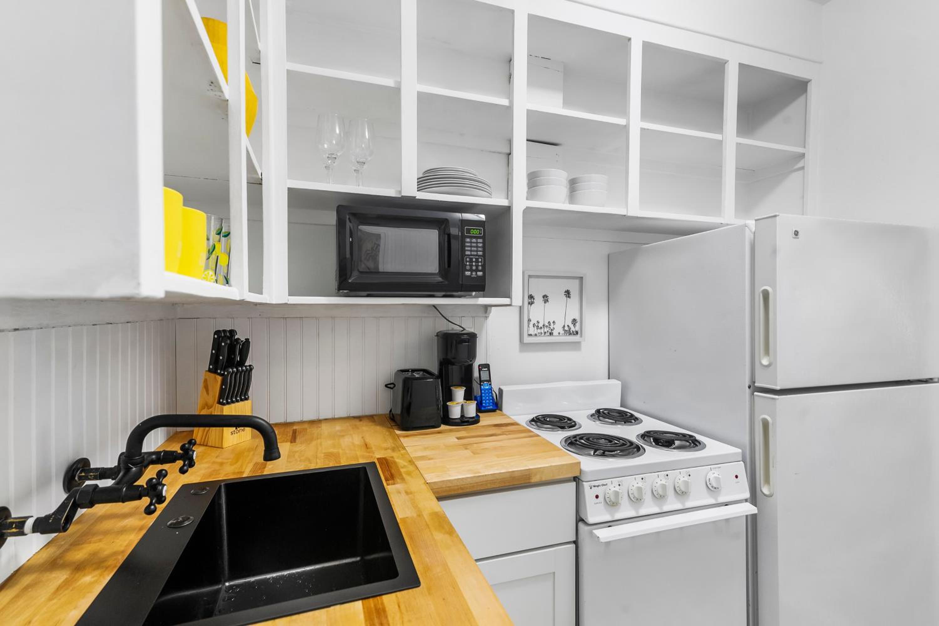 One-Bedroom Apartment - Photo 4