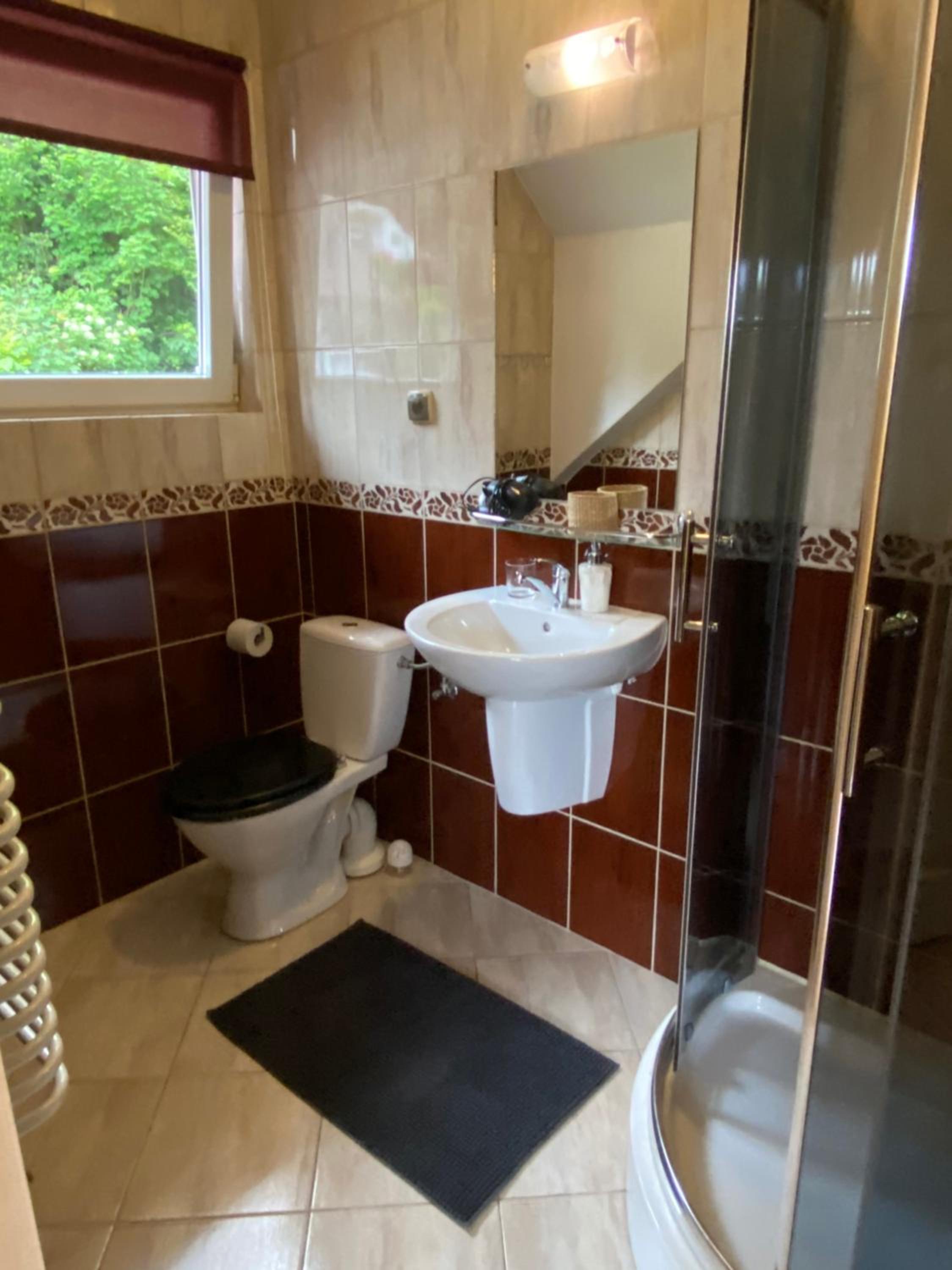 Double Room - Photo 8