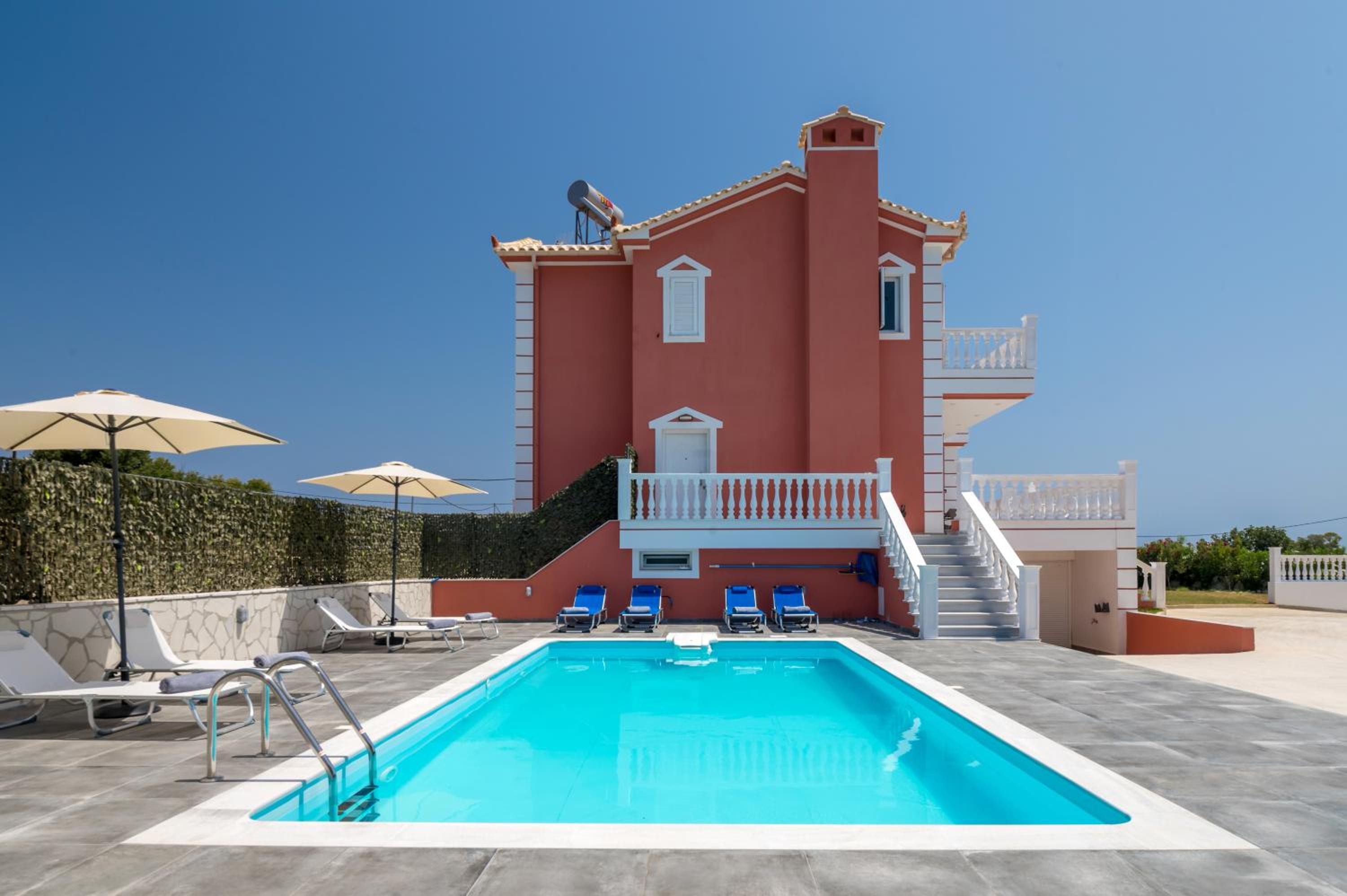 Superior Villa photo 2