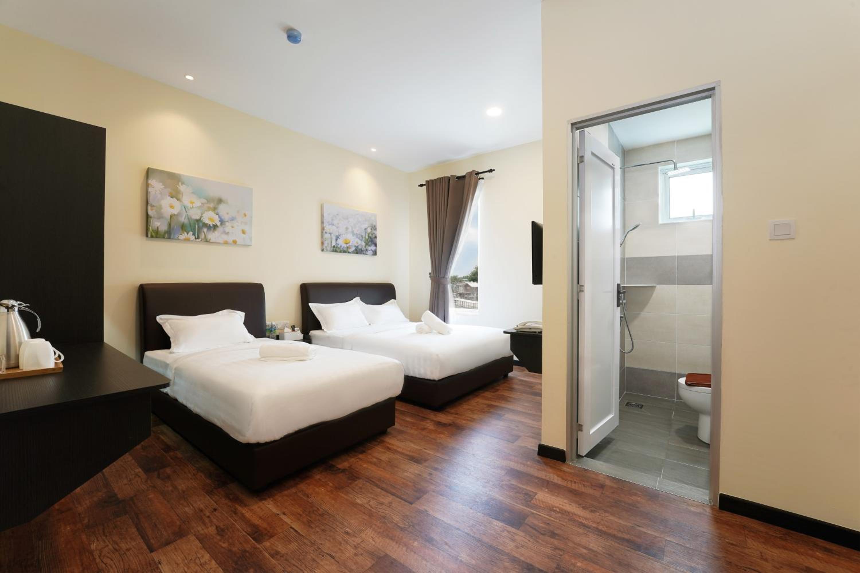 Triple Room with City View