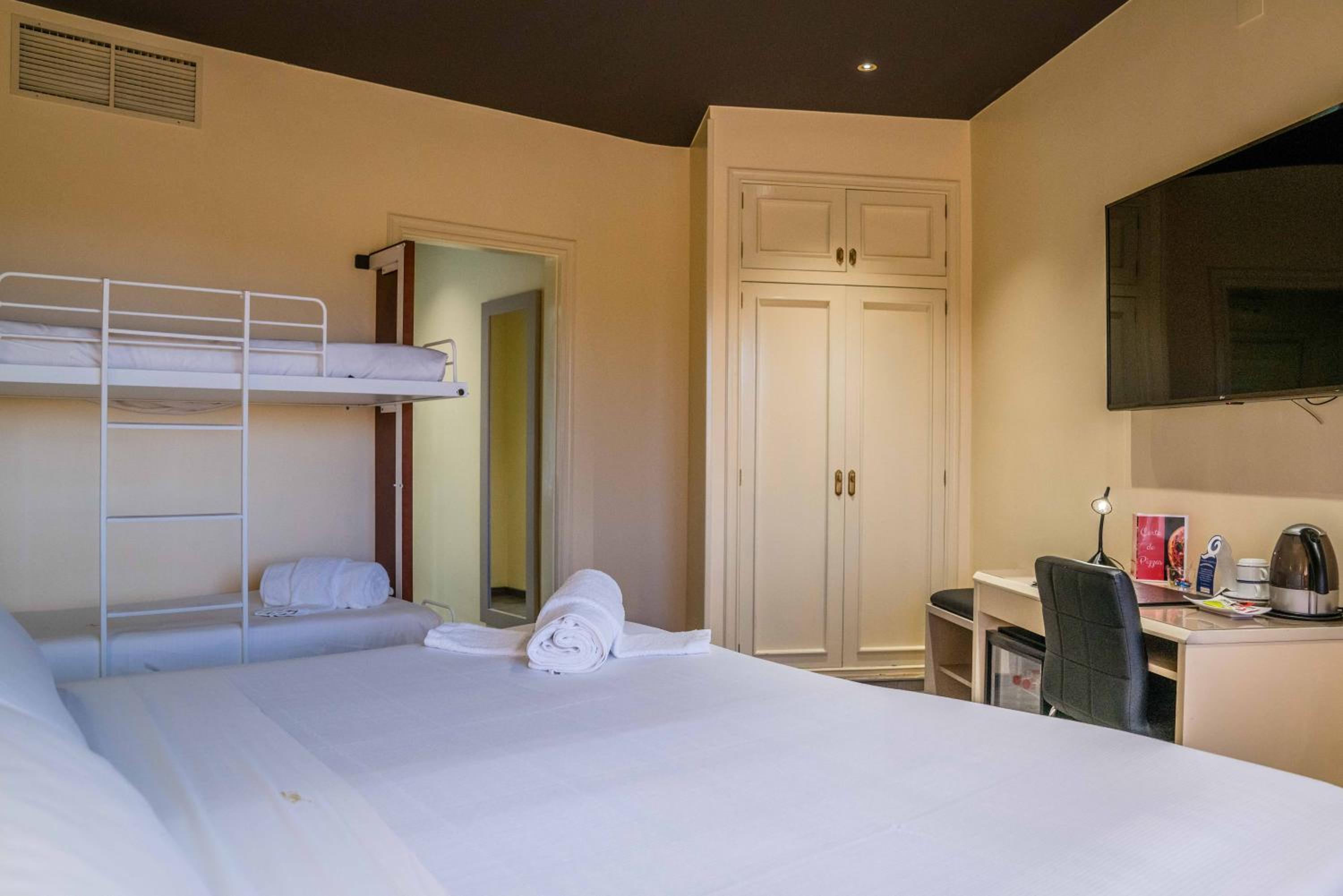 Quadruple Room photo 3