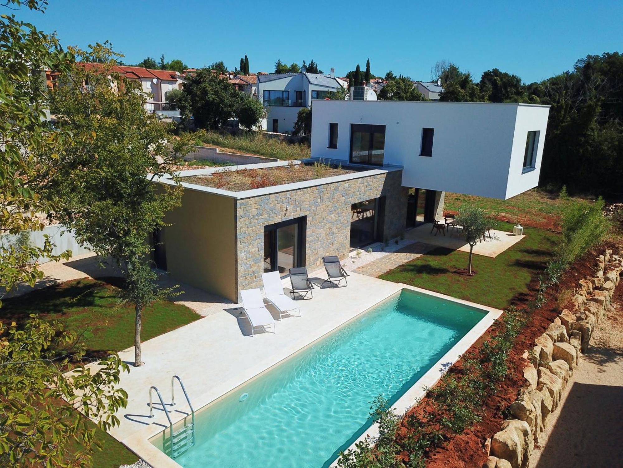 Three-Bedroom Villa photo 2