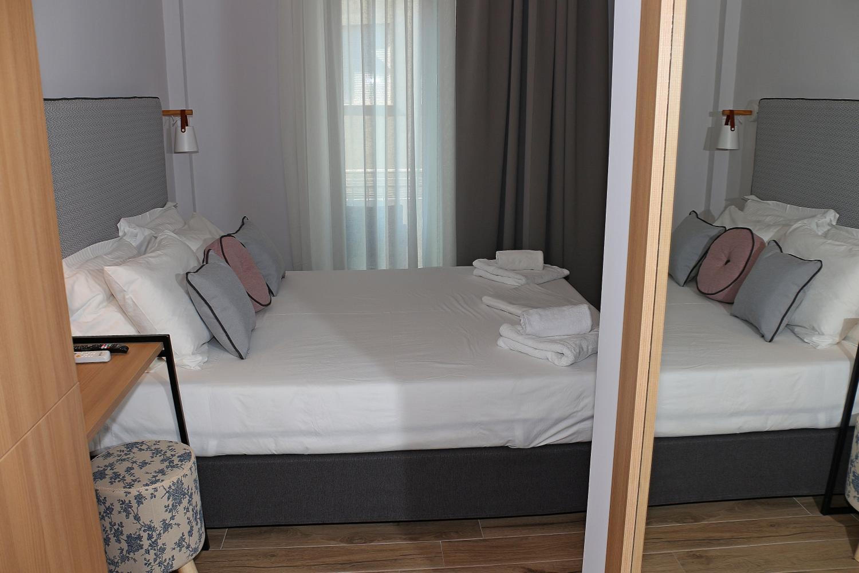 Double Room with Balcony photo 2