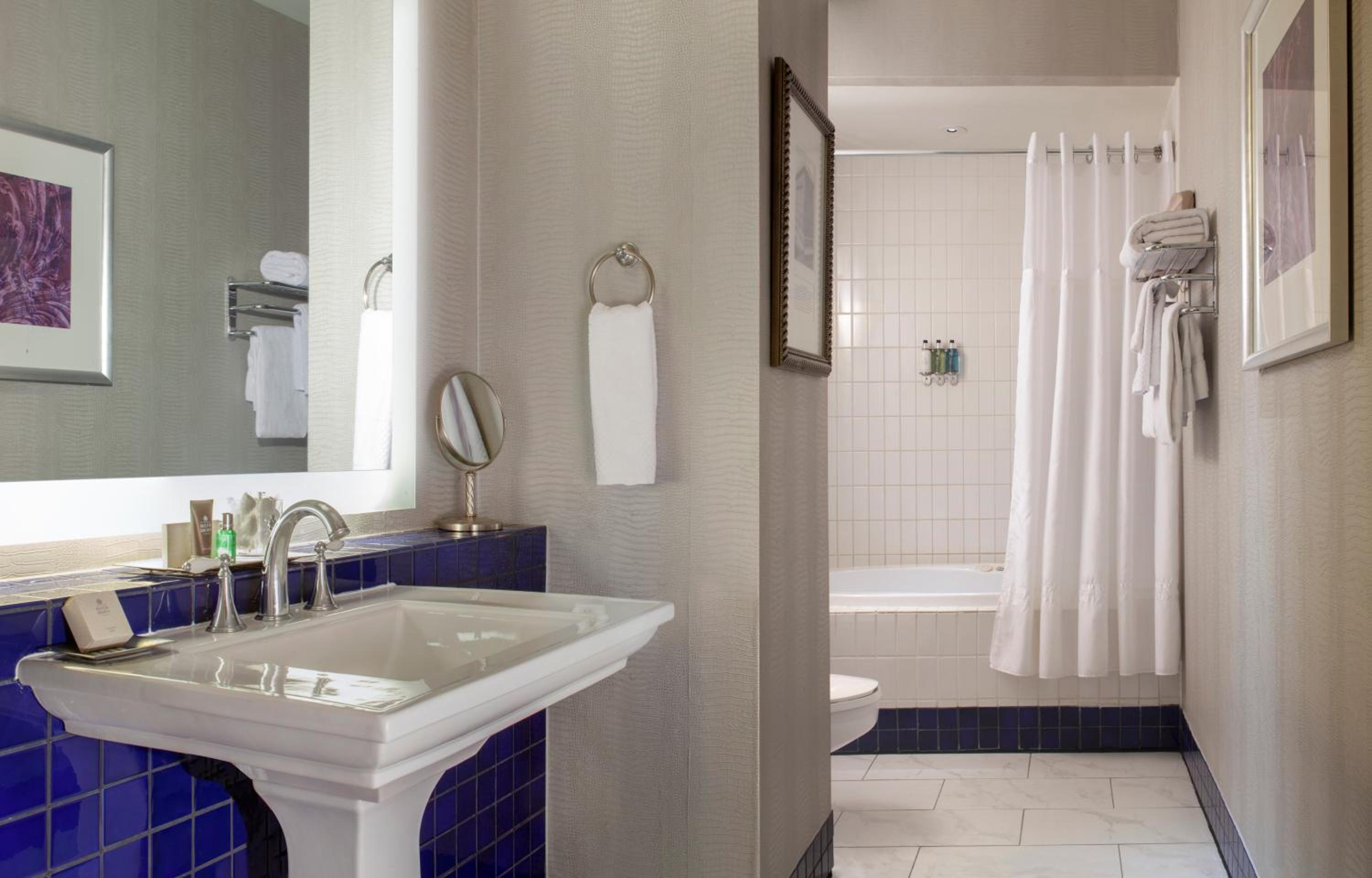 Suite - Photo 2