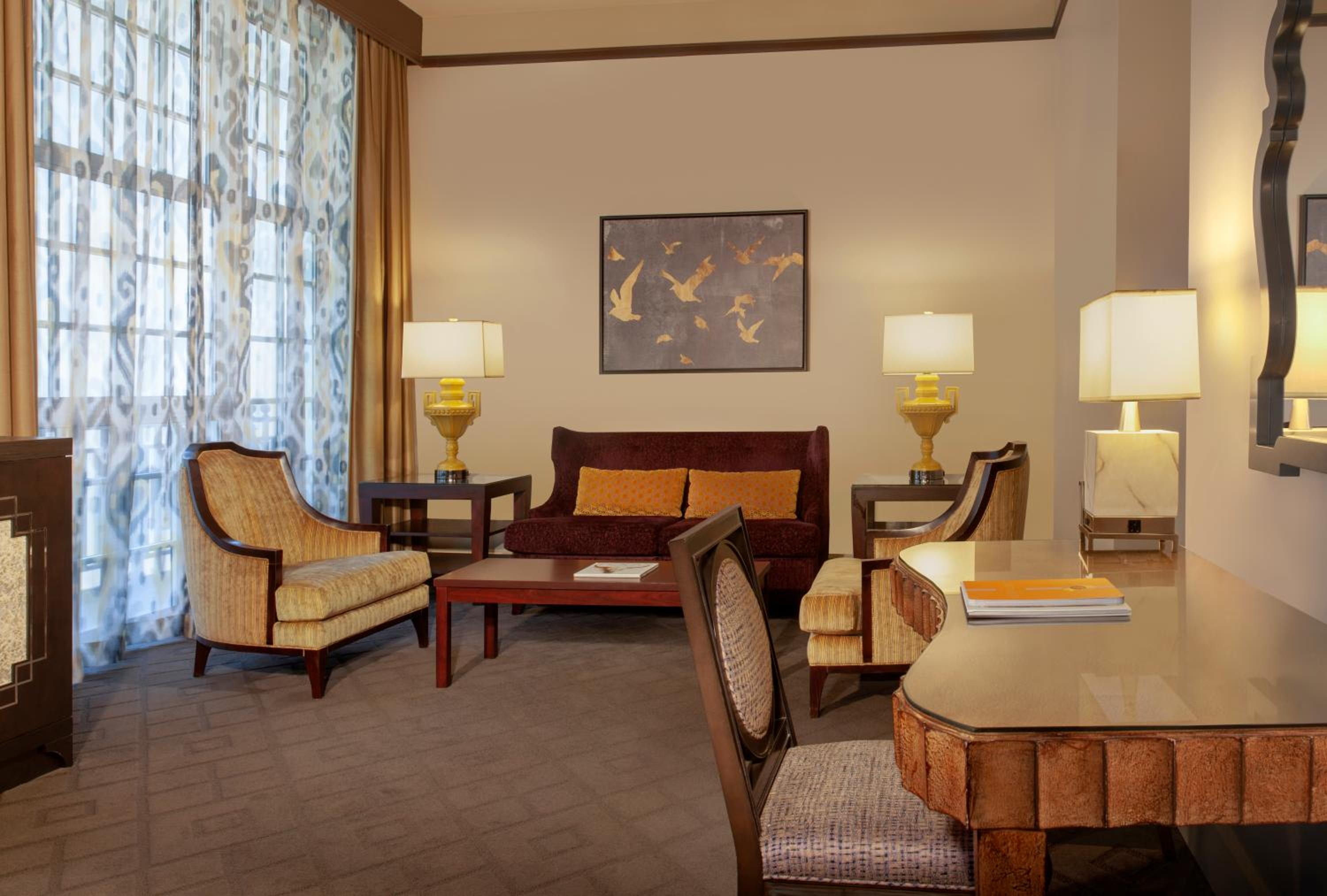 Suite - Photo 3