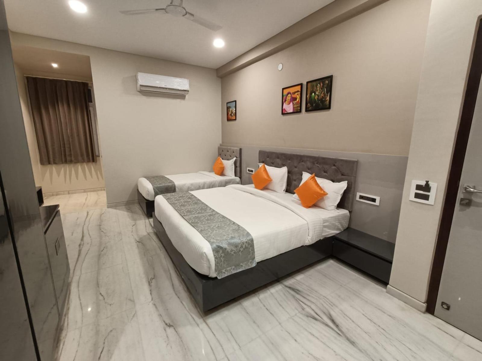 Deluxe Family Room photo 2