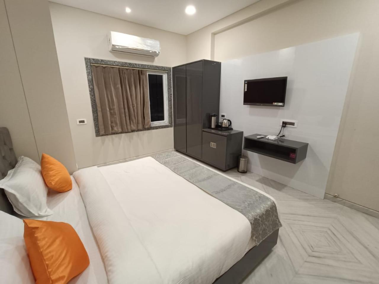 Deluxe Room - Photo 4
