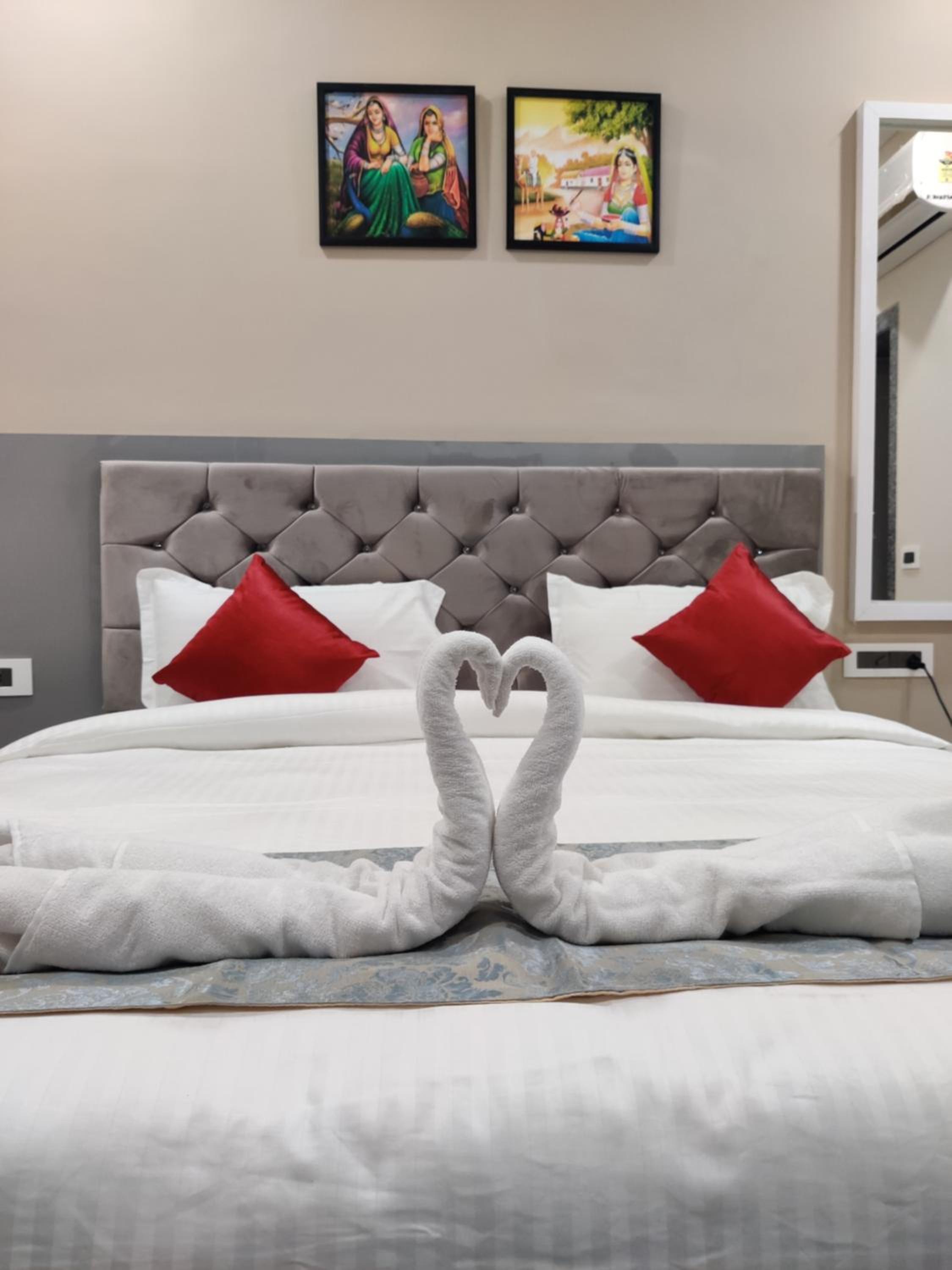 Deluxe Room - Photo 5