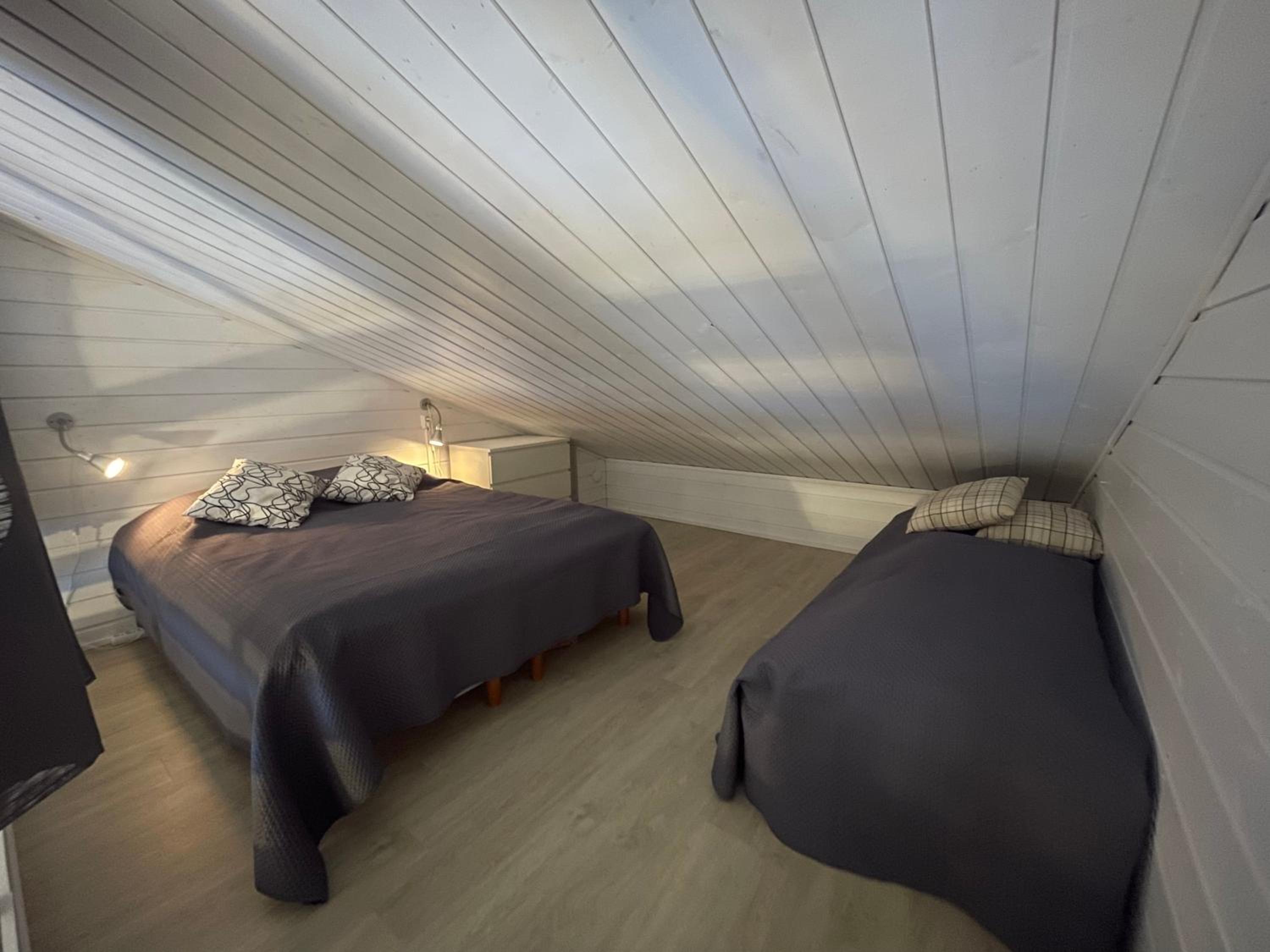 One-Bedroom House - Photo 18