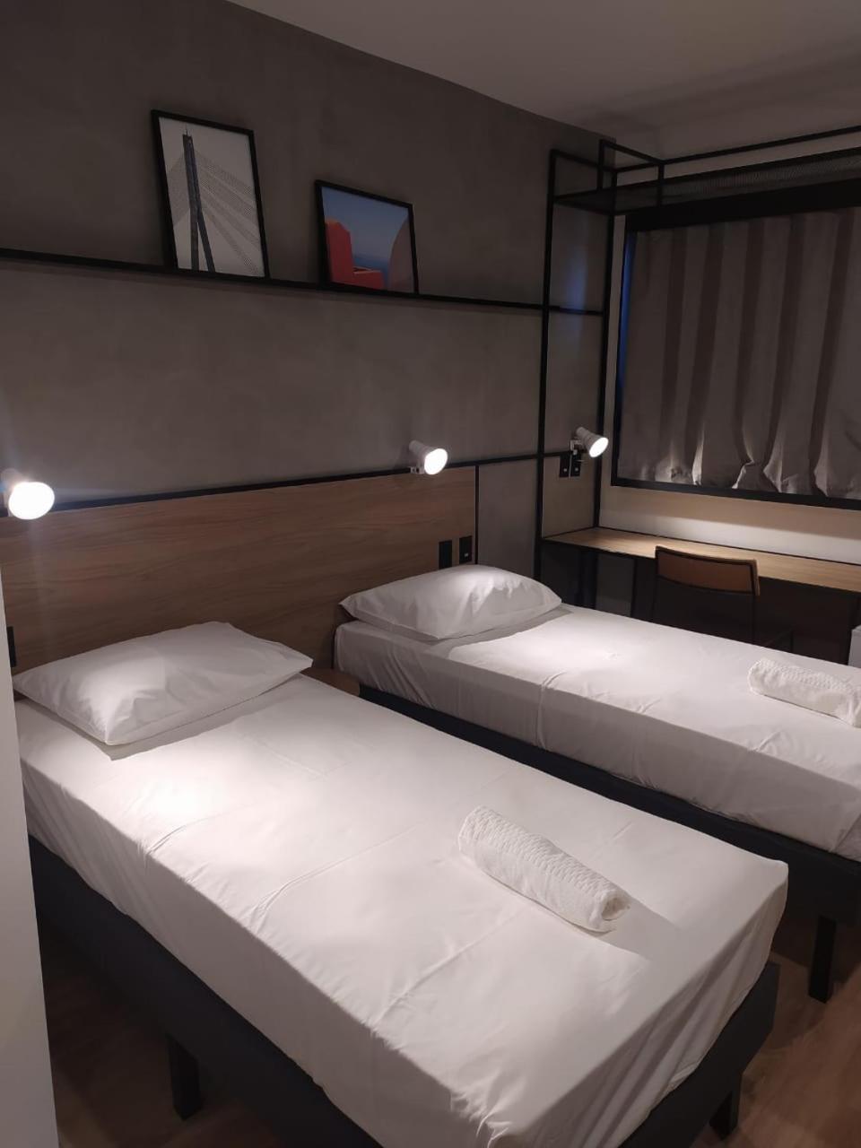 Standard Twin Room - Photo 3