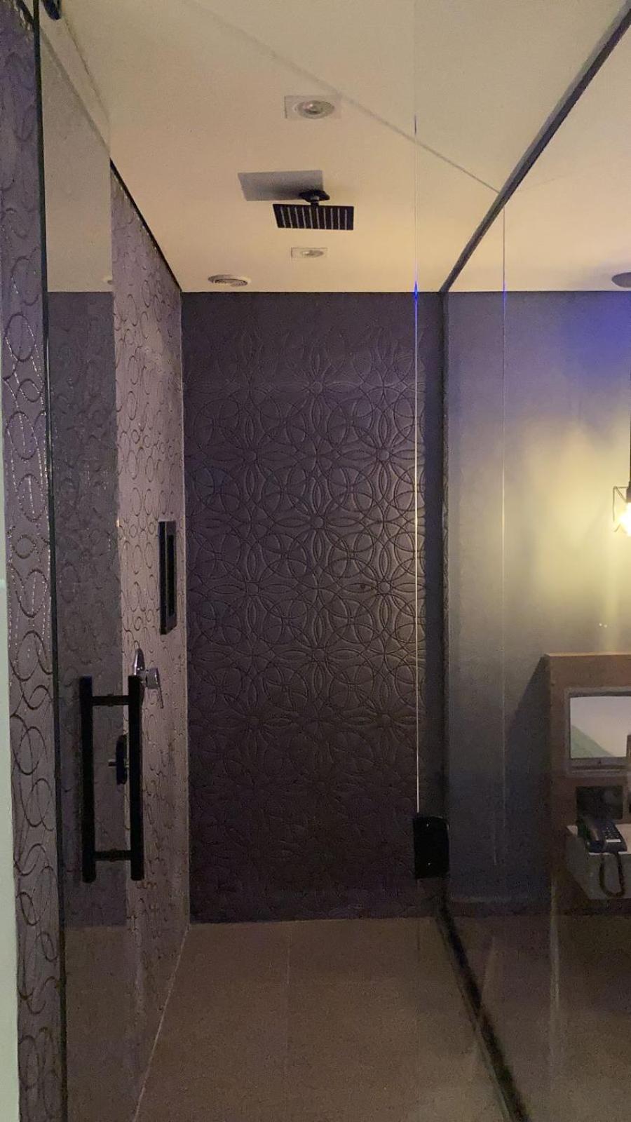 Suite - Photo 16