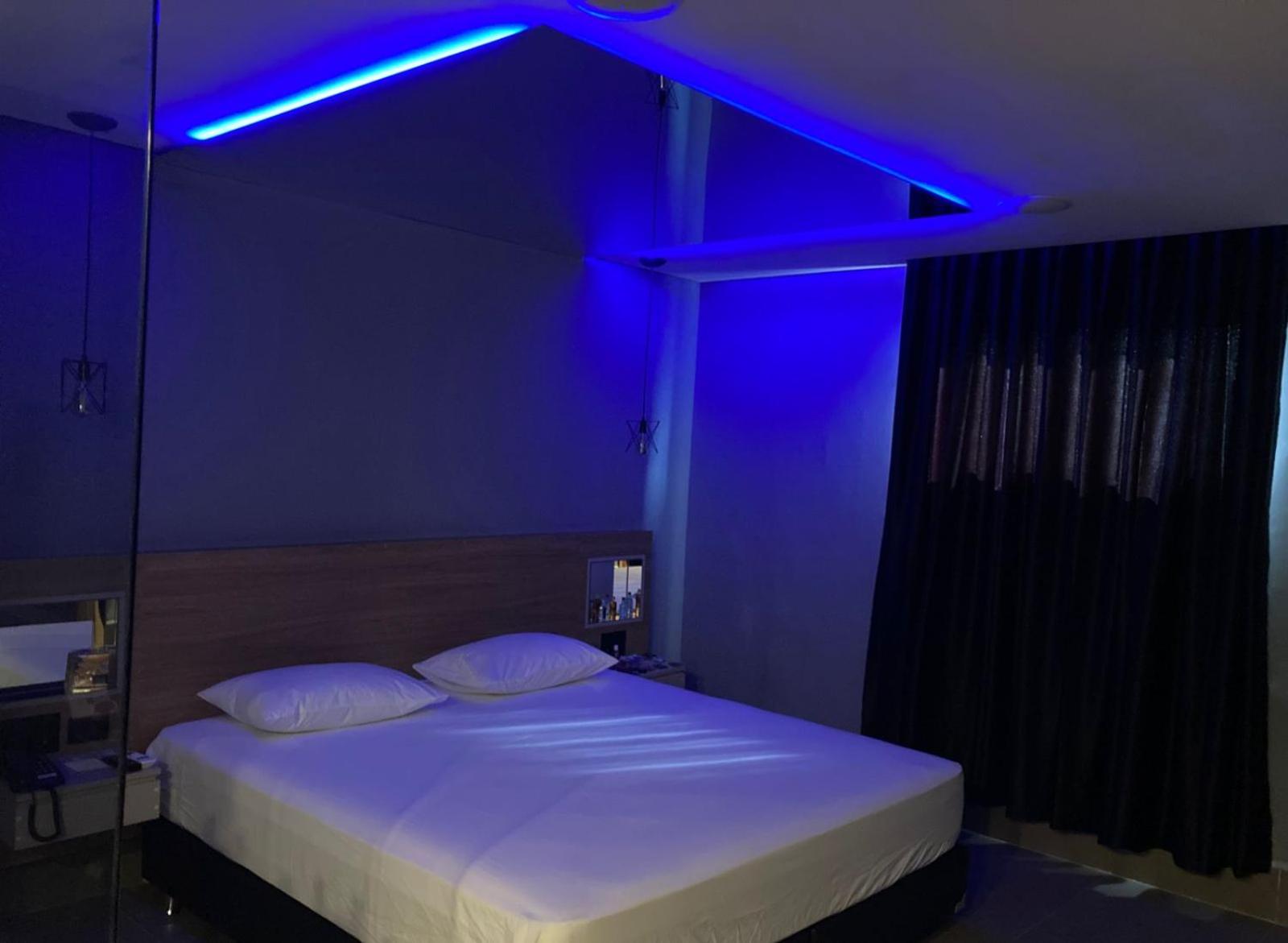 Suite - Photo 15
