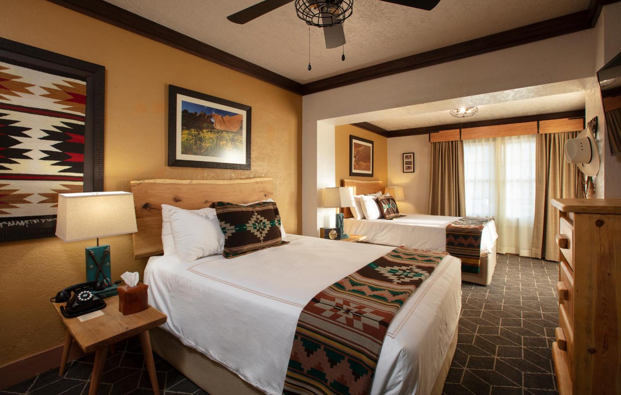 Deluxe Double Room (2 Adults + 1 Child) - Photo 5