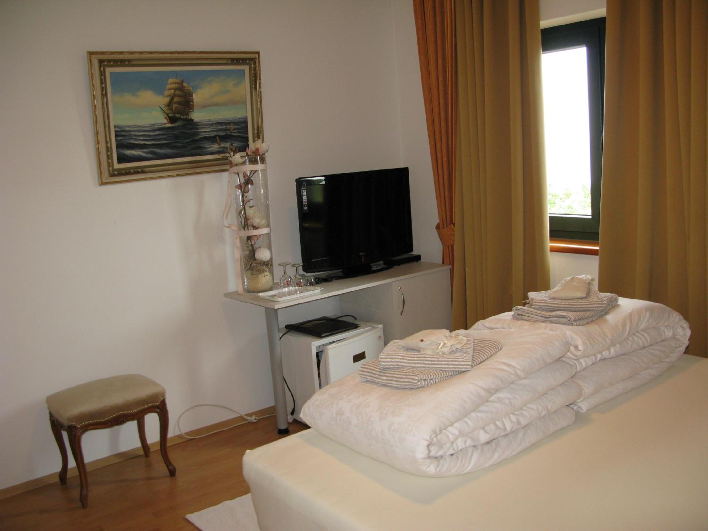 Double Room with Balcony and Sea View