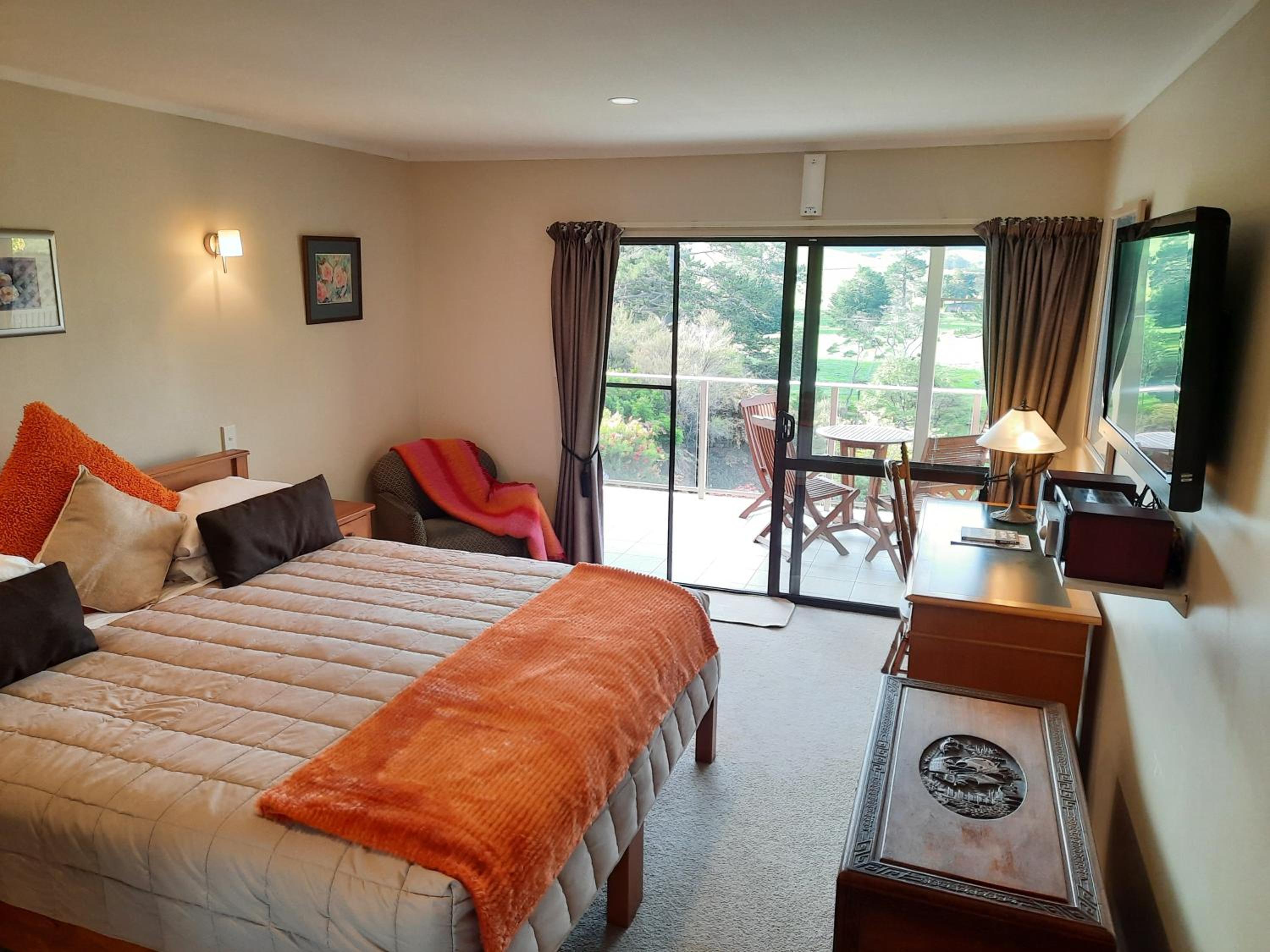 Double or Twin Riverside Room - Photo 7