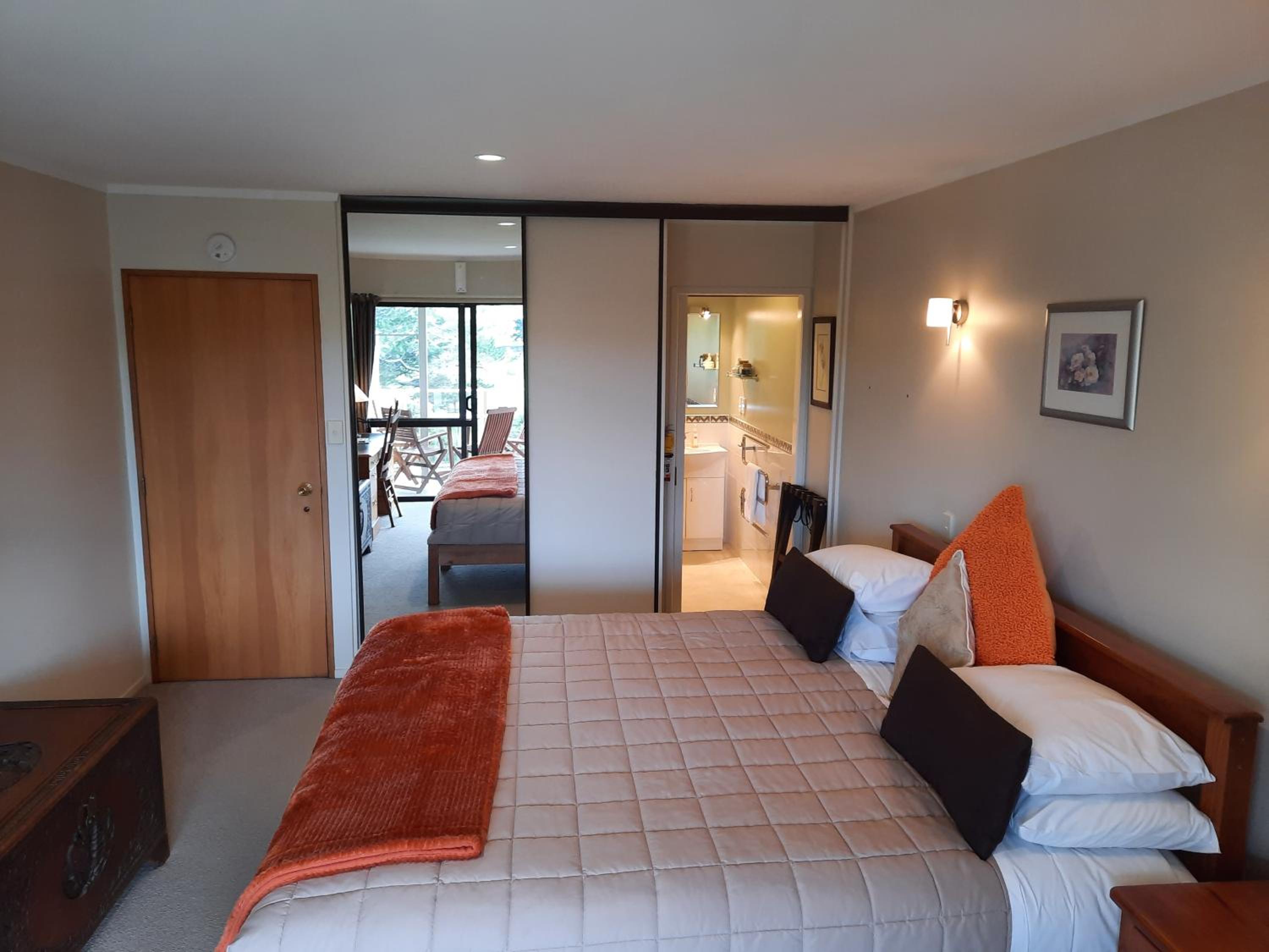 Double or Twin Riverside Room - Photo 9