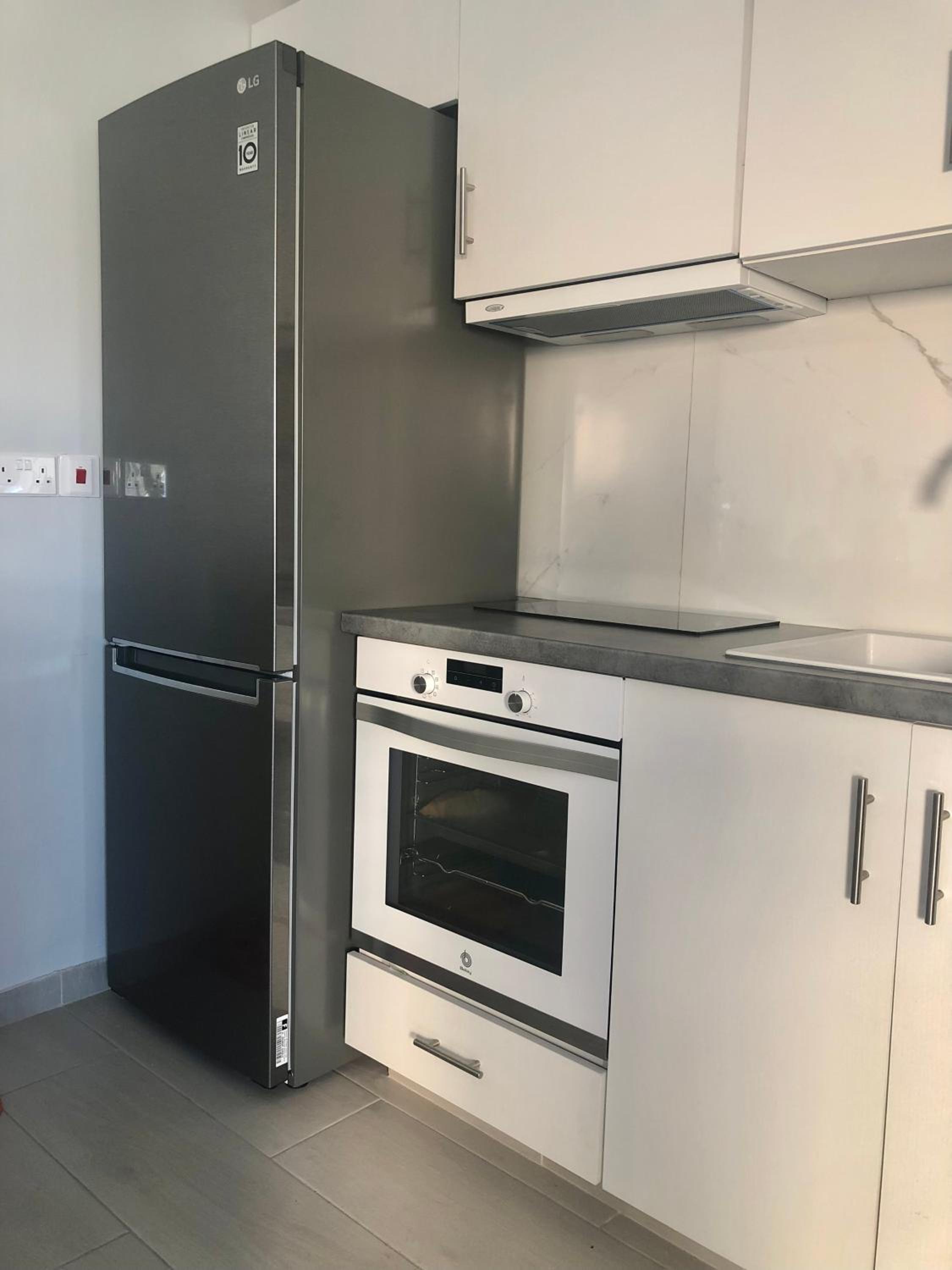 One-Bedroom Apartment - Photo 11