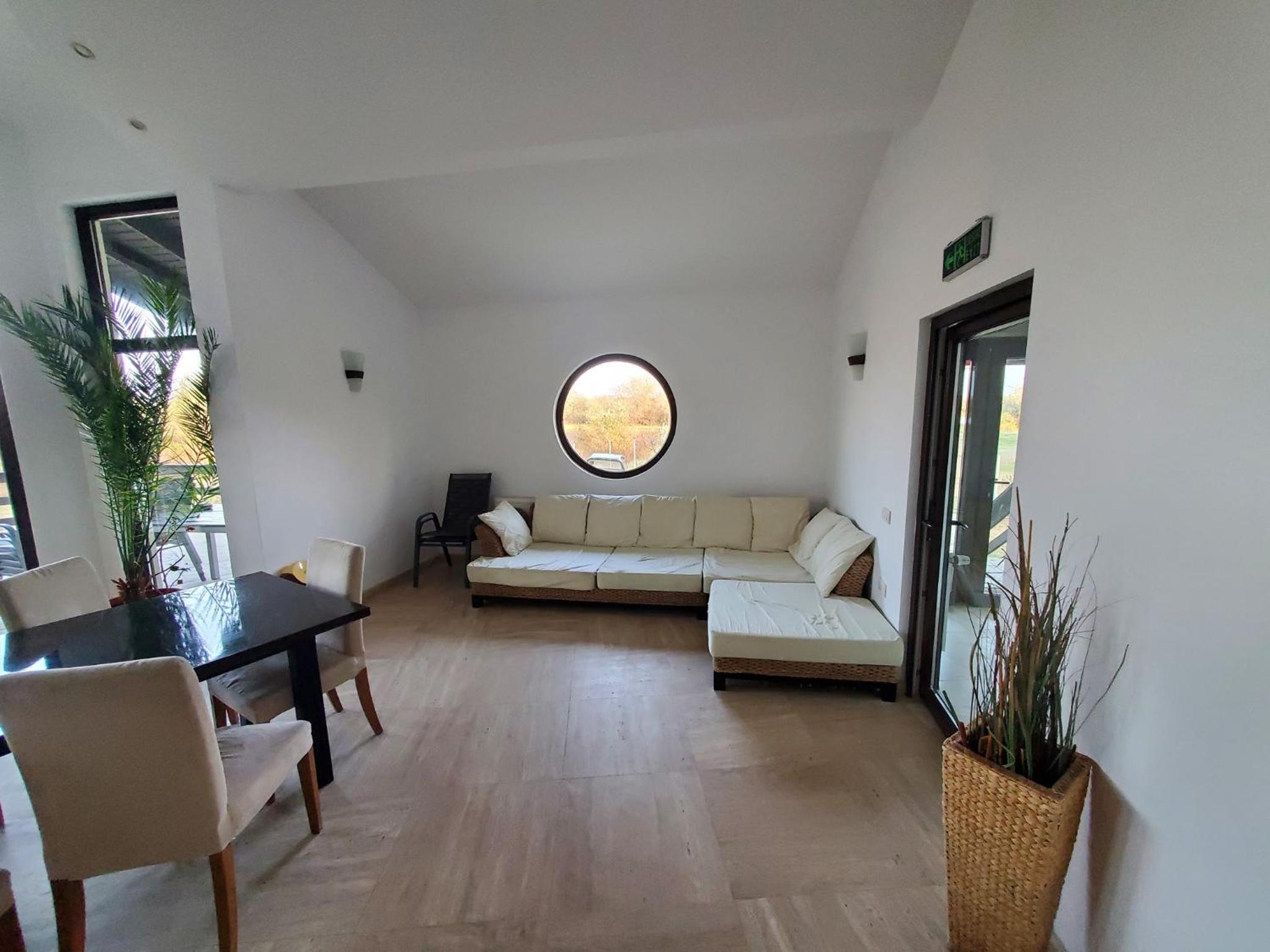Apartment - Ground Floor photo 2