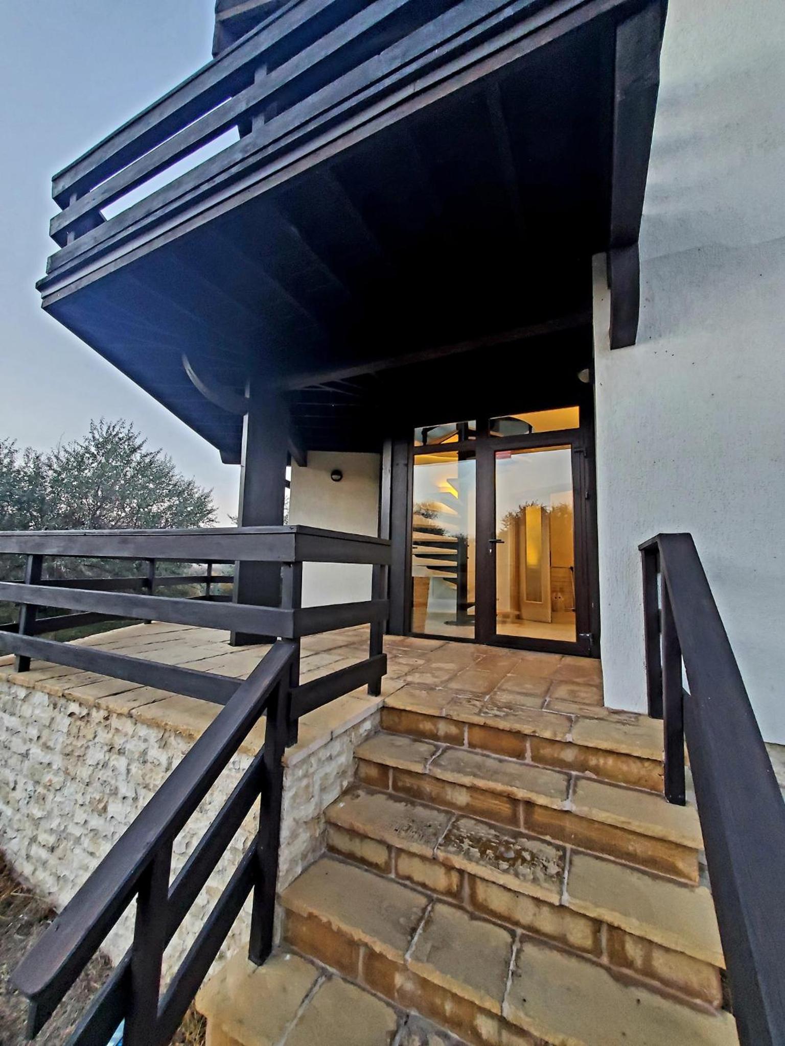 Two-Bedroom Apartment - Photo 4