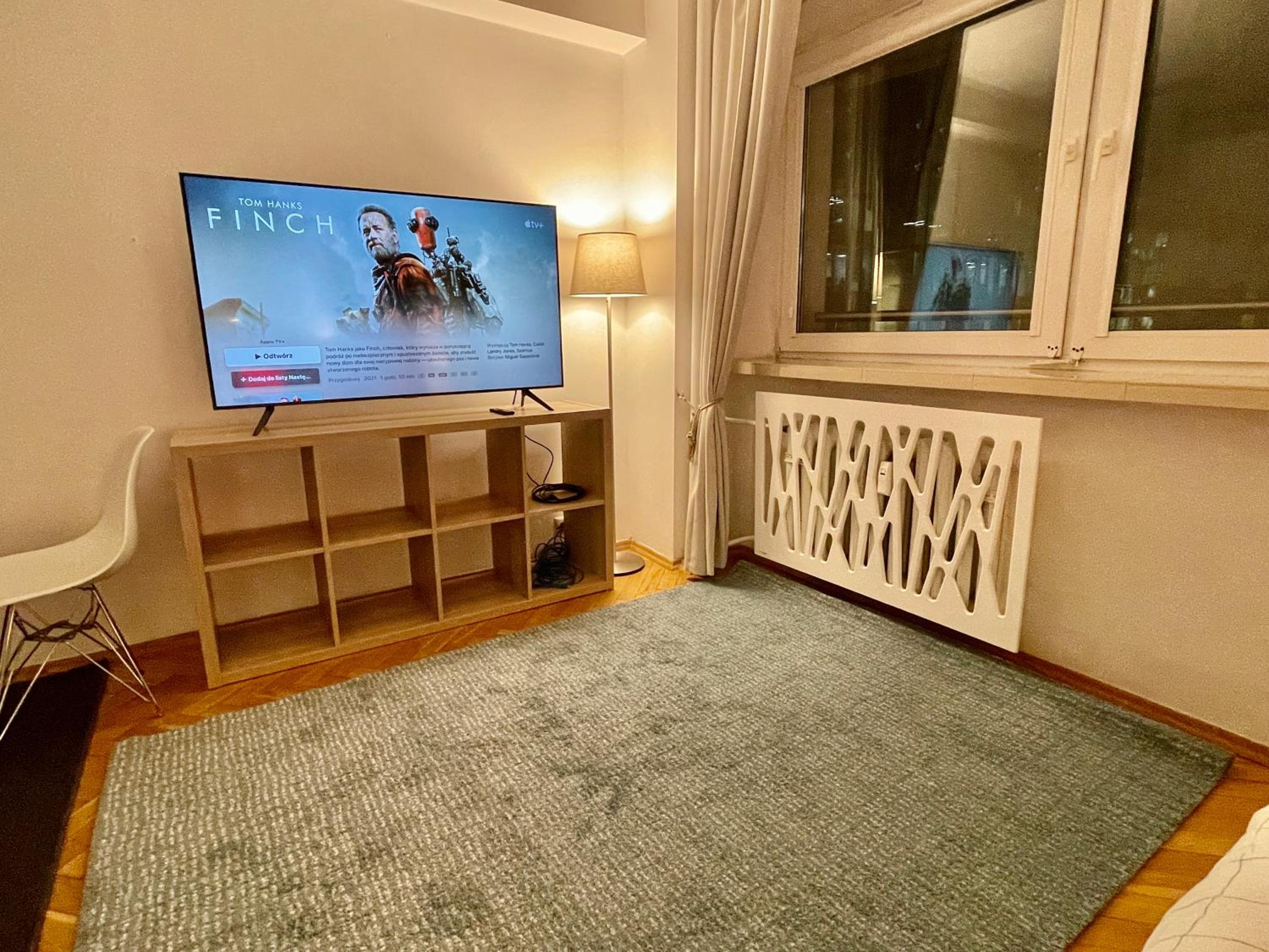 One-Bedroom Apartment - Photo 2