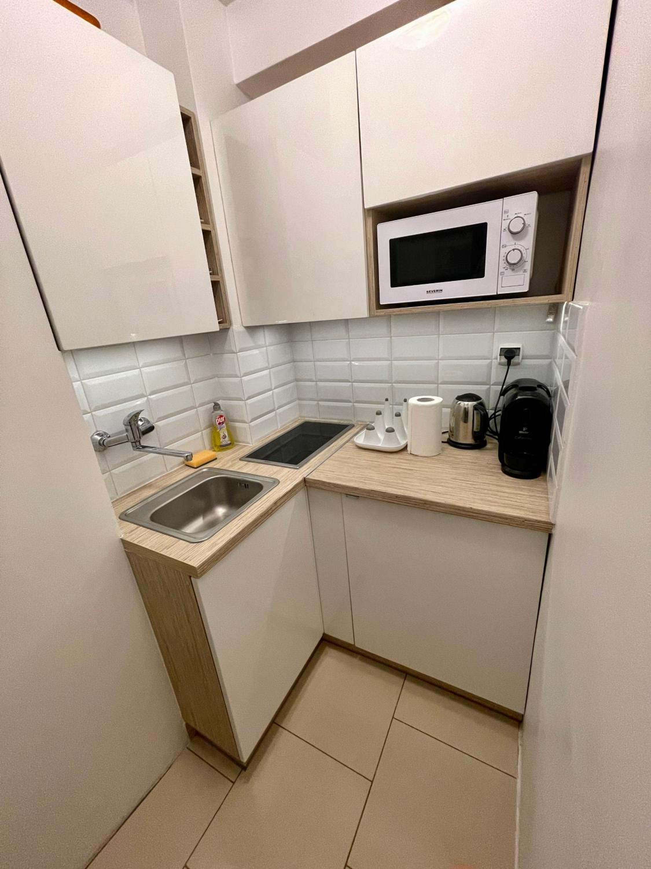 One-Bedroom Apartment - Photo 7