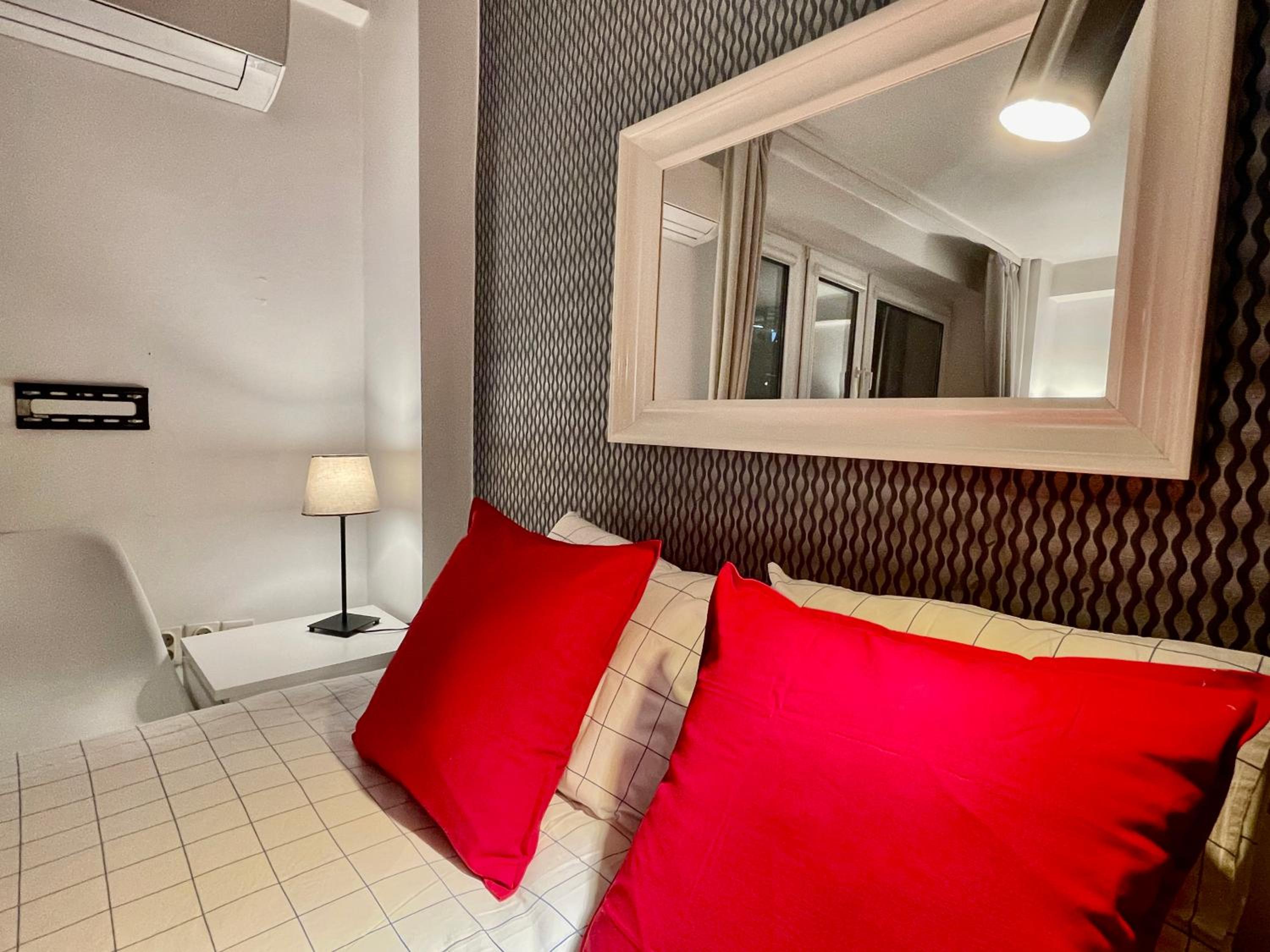 One-Bedroom Apartment - Photo 10