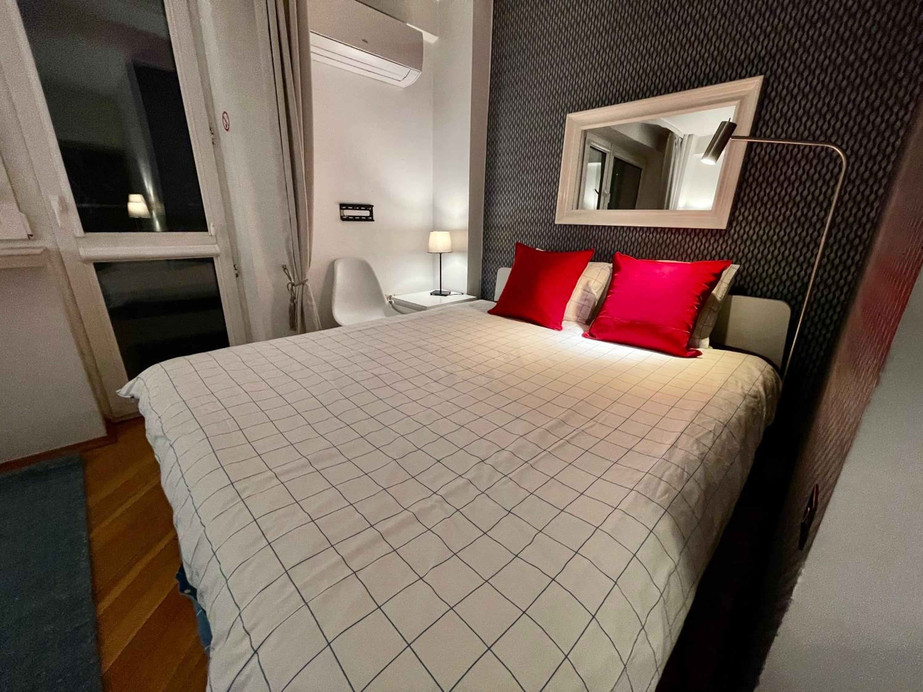 One-Bedroom Apartment - Photo 21