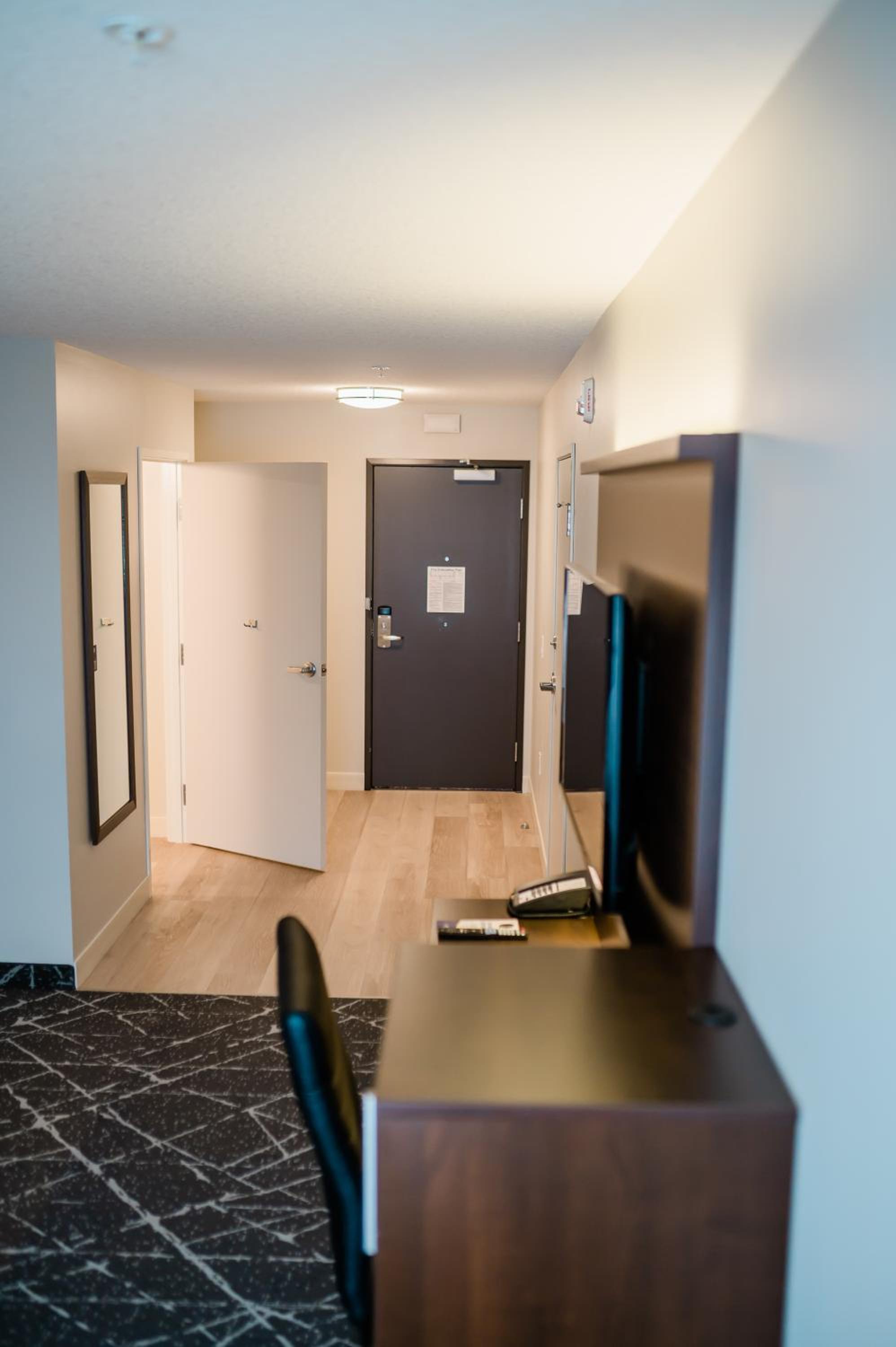 Queen Room - Mobility Access/Non-Smoking - Photo 3