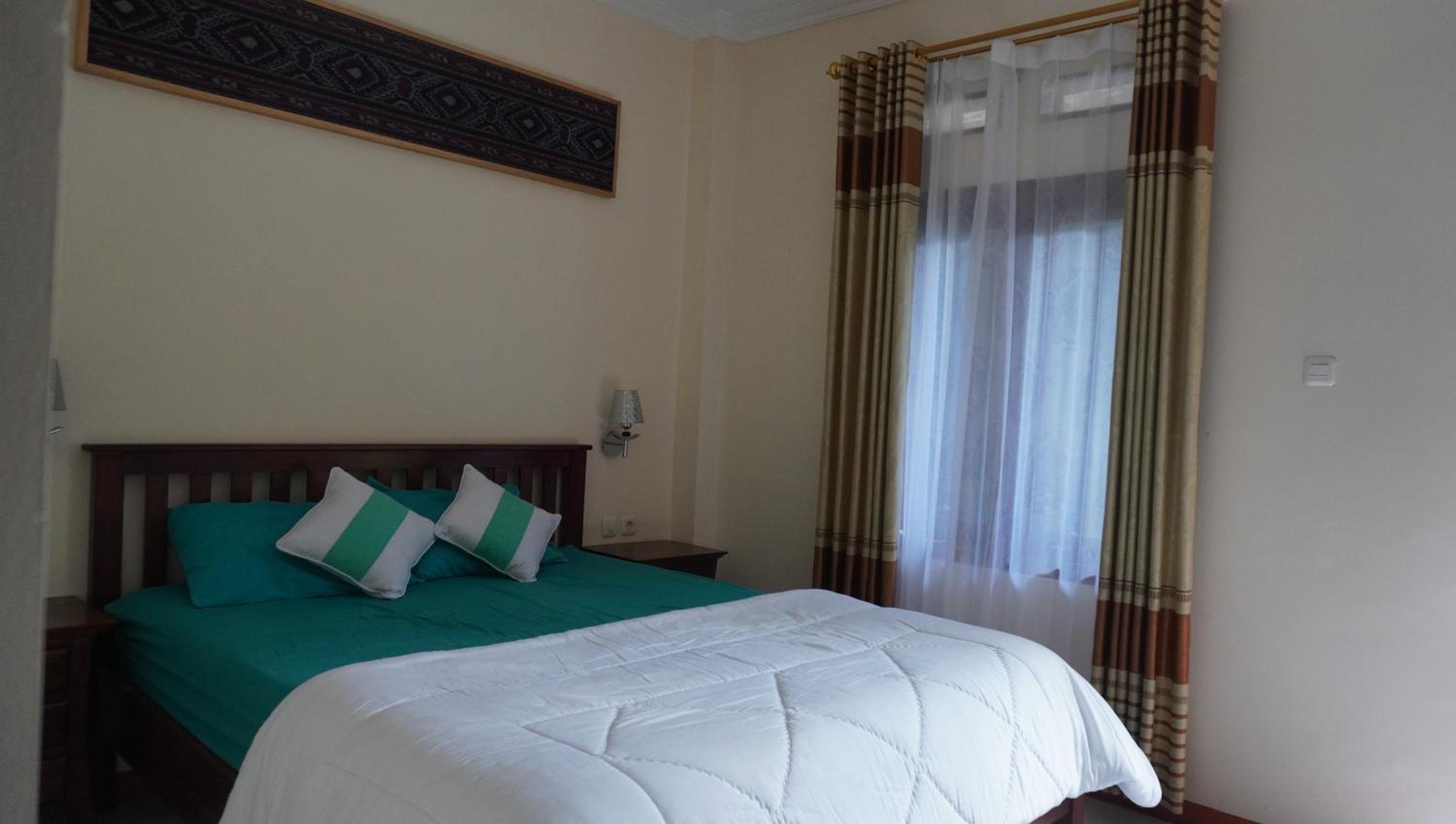 Deluxe King Room - Photo 2