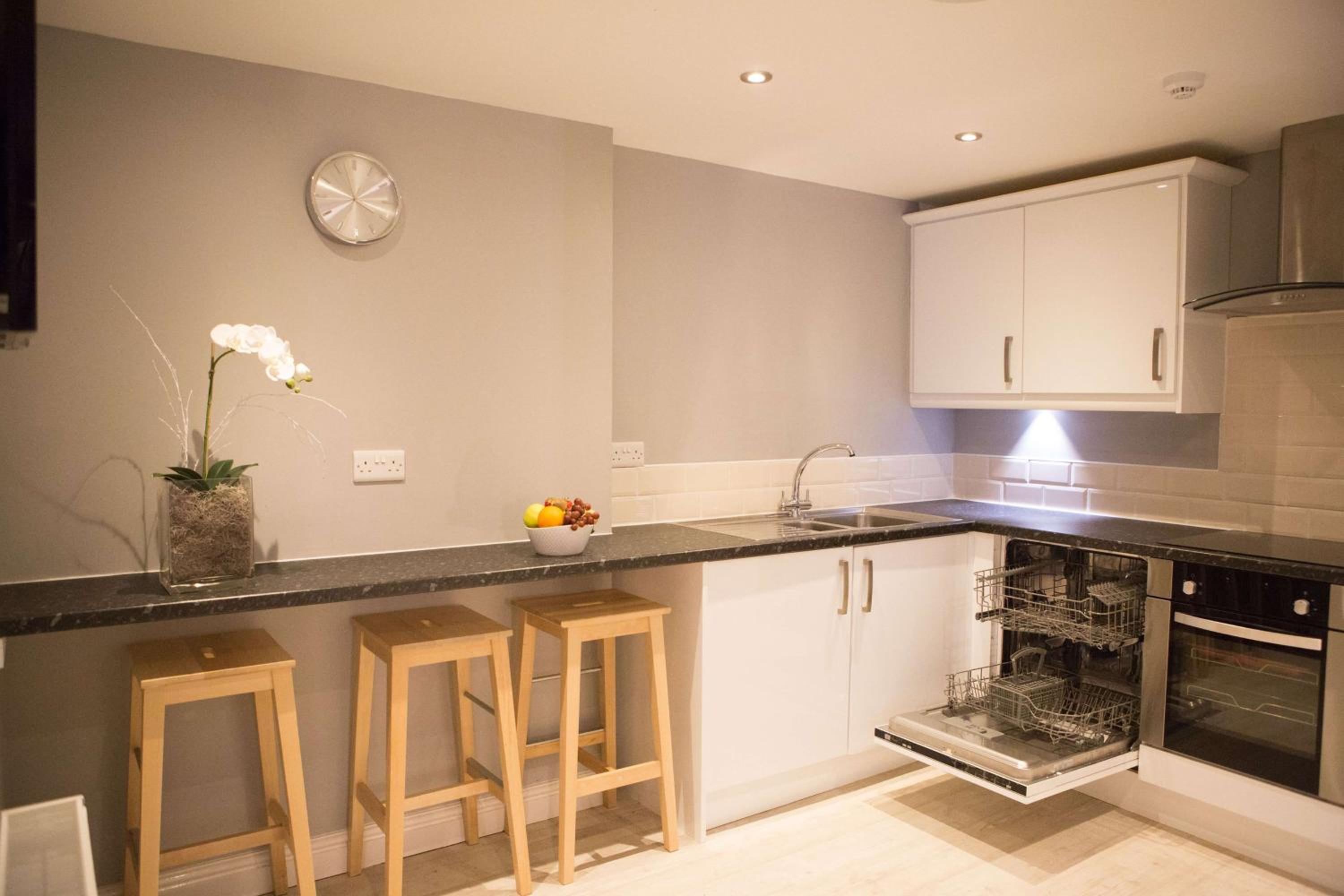 Apartment with Two Double Beds and Two Single Beds photo 2