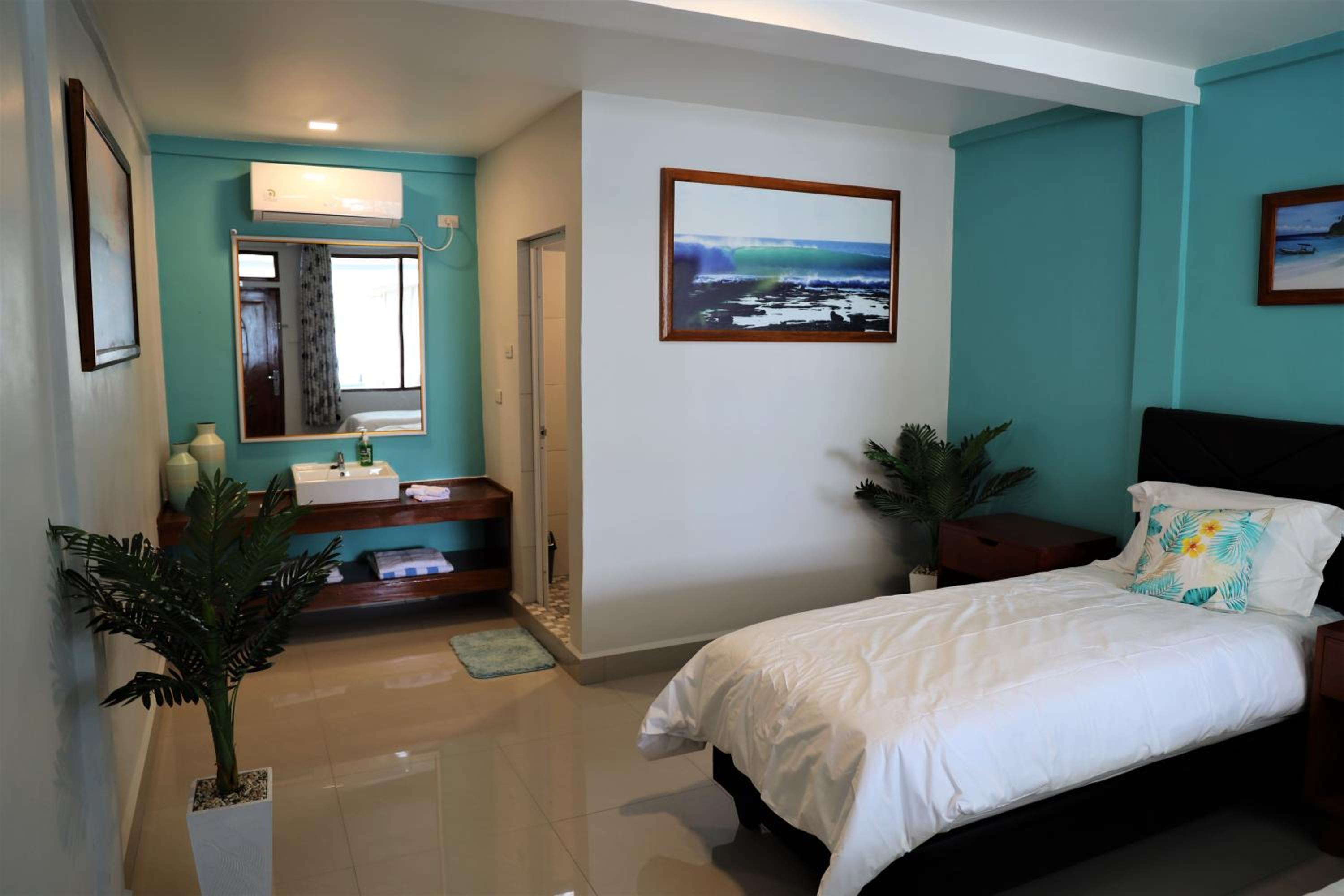 Standard Double or Twin Room with Balcony - Photo 1