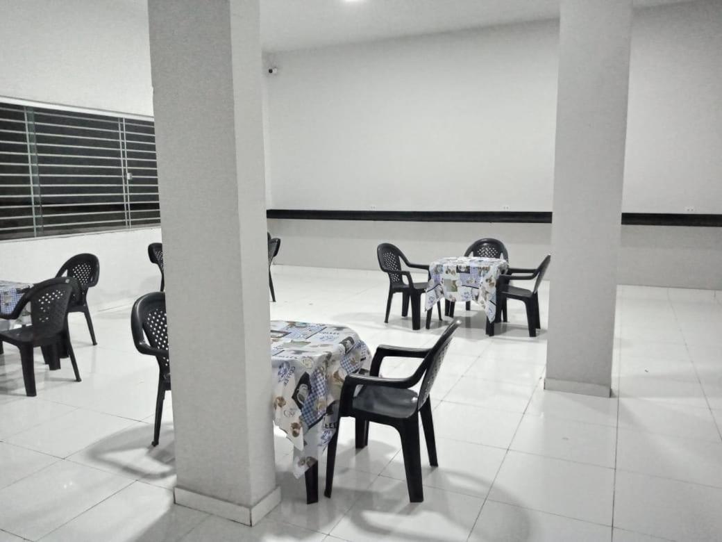Family Room - Photo 9
