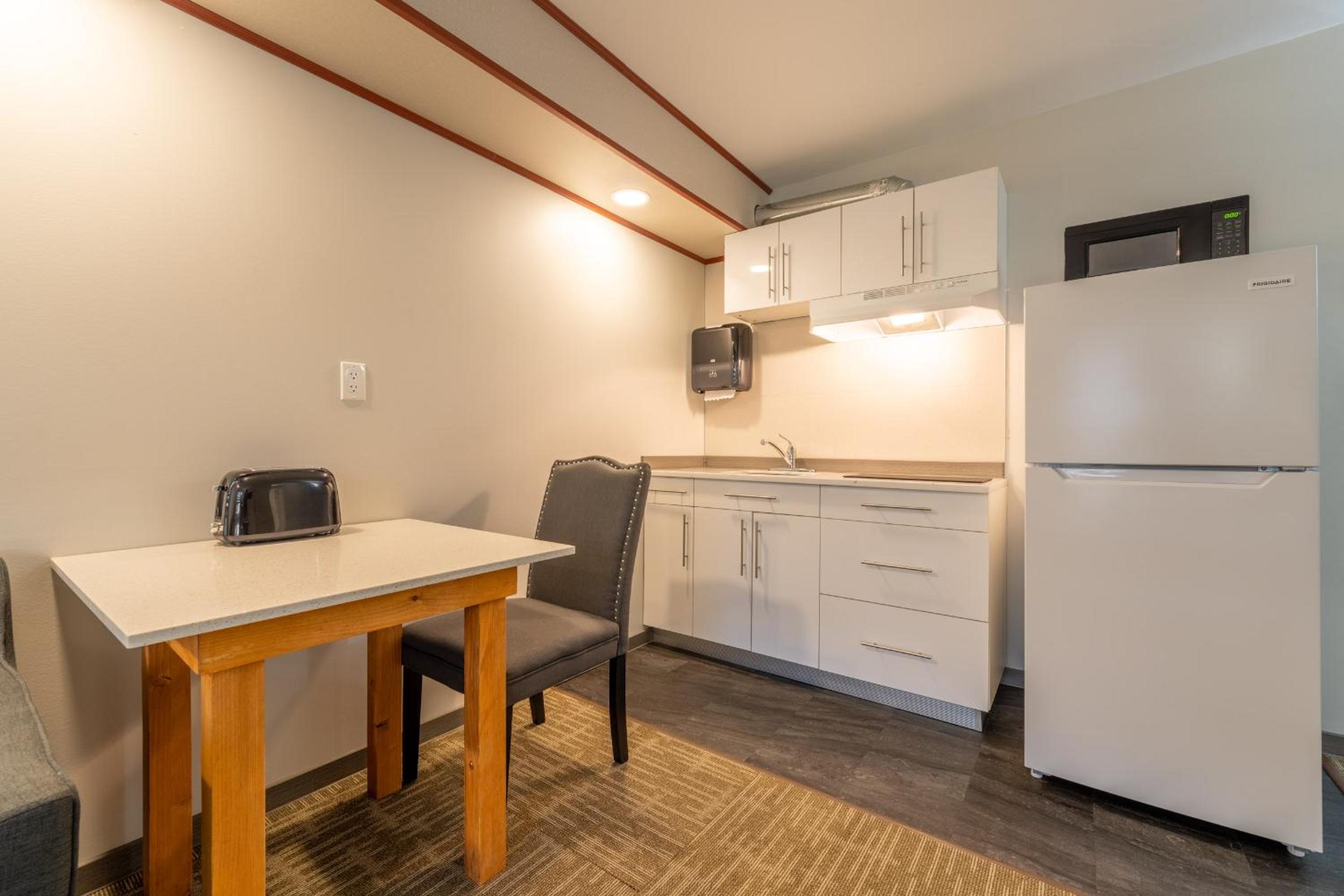Two-Bedroom Apartment - Photo 6