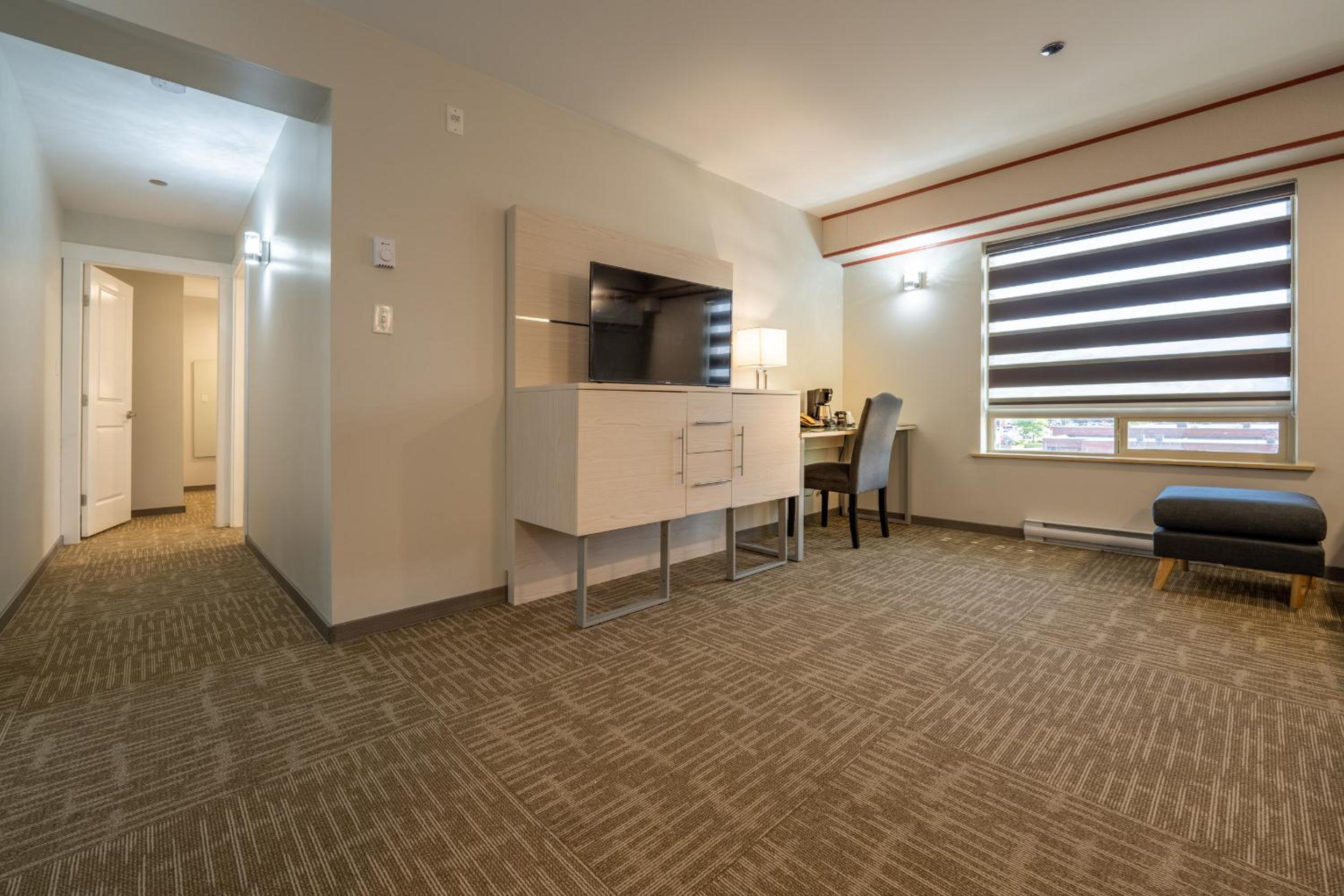 Two-Bedroom Apartment - Photo 3