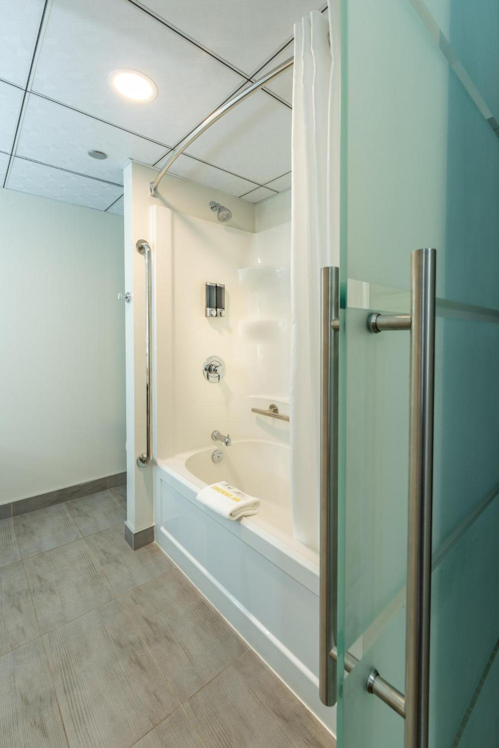 Two-Bedroom Apartment - Photo 10