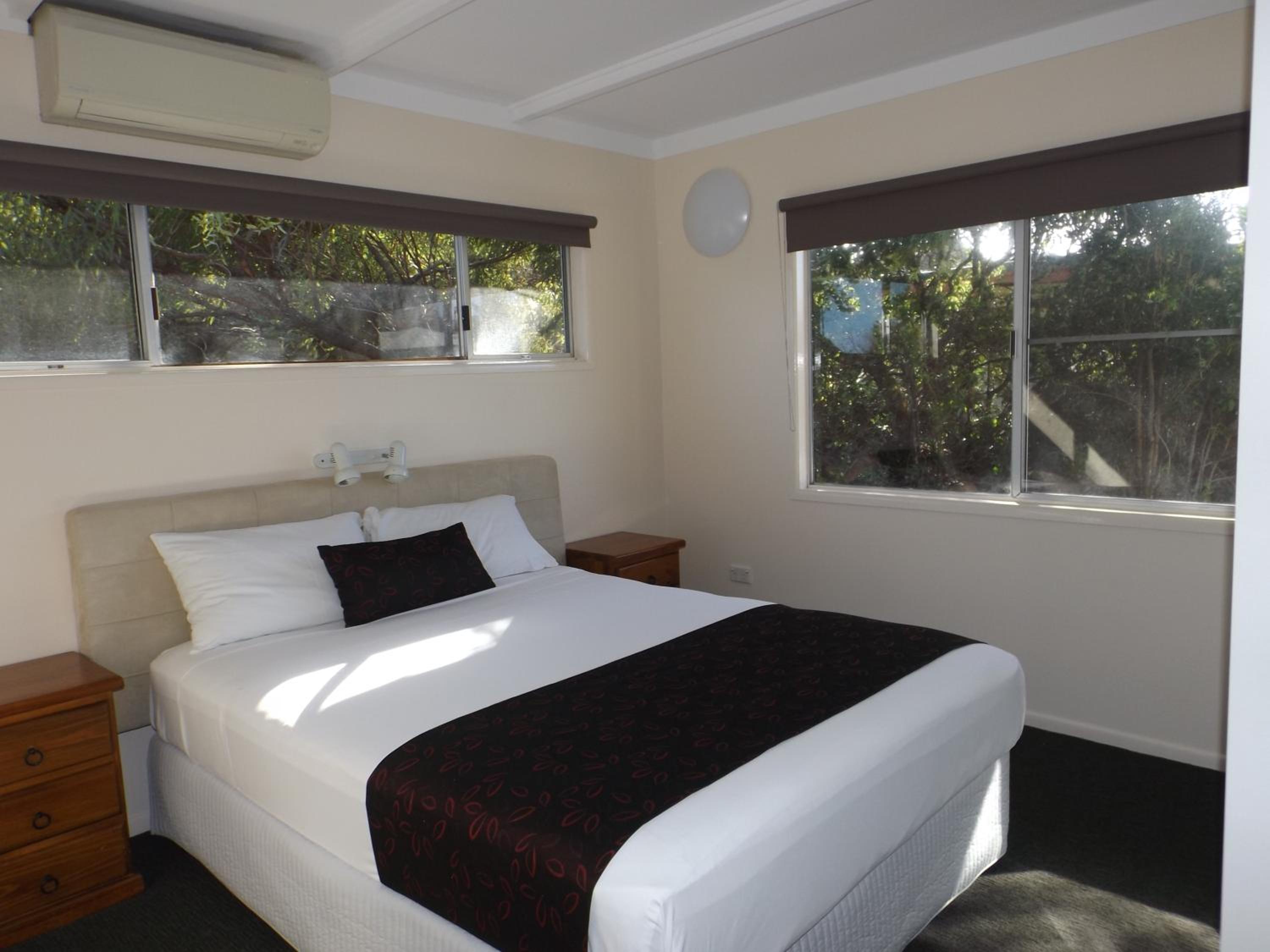 One Bedroom Queen Apartment