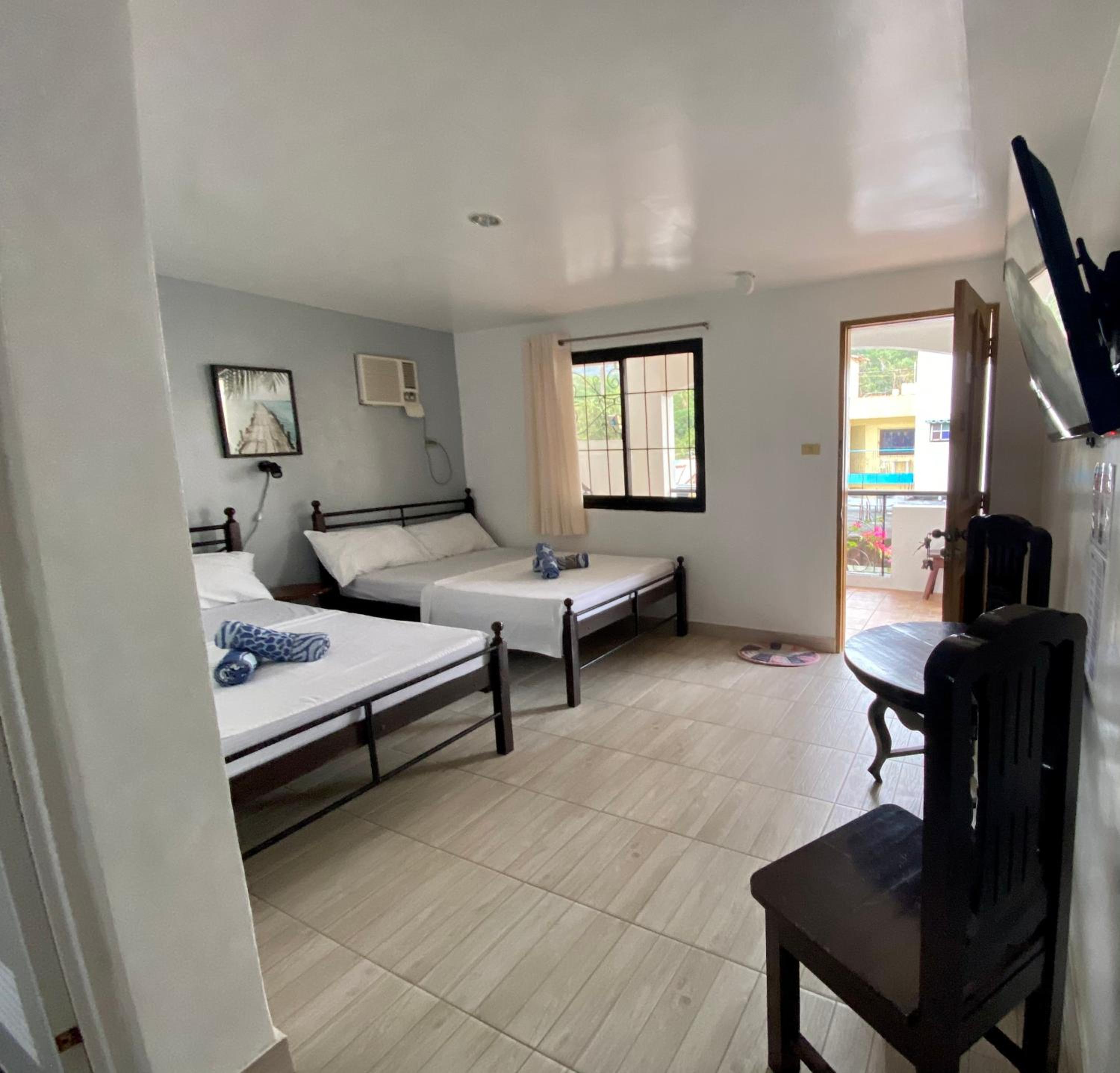 Classic Quadruple Room - Photo 1
