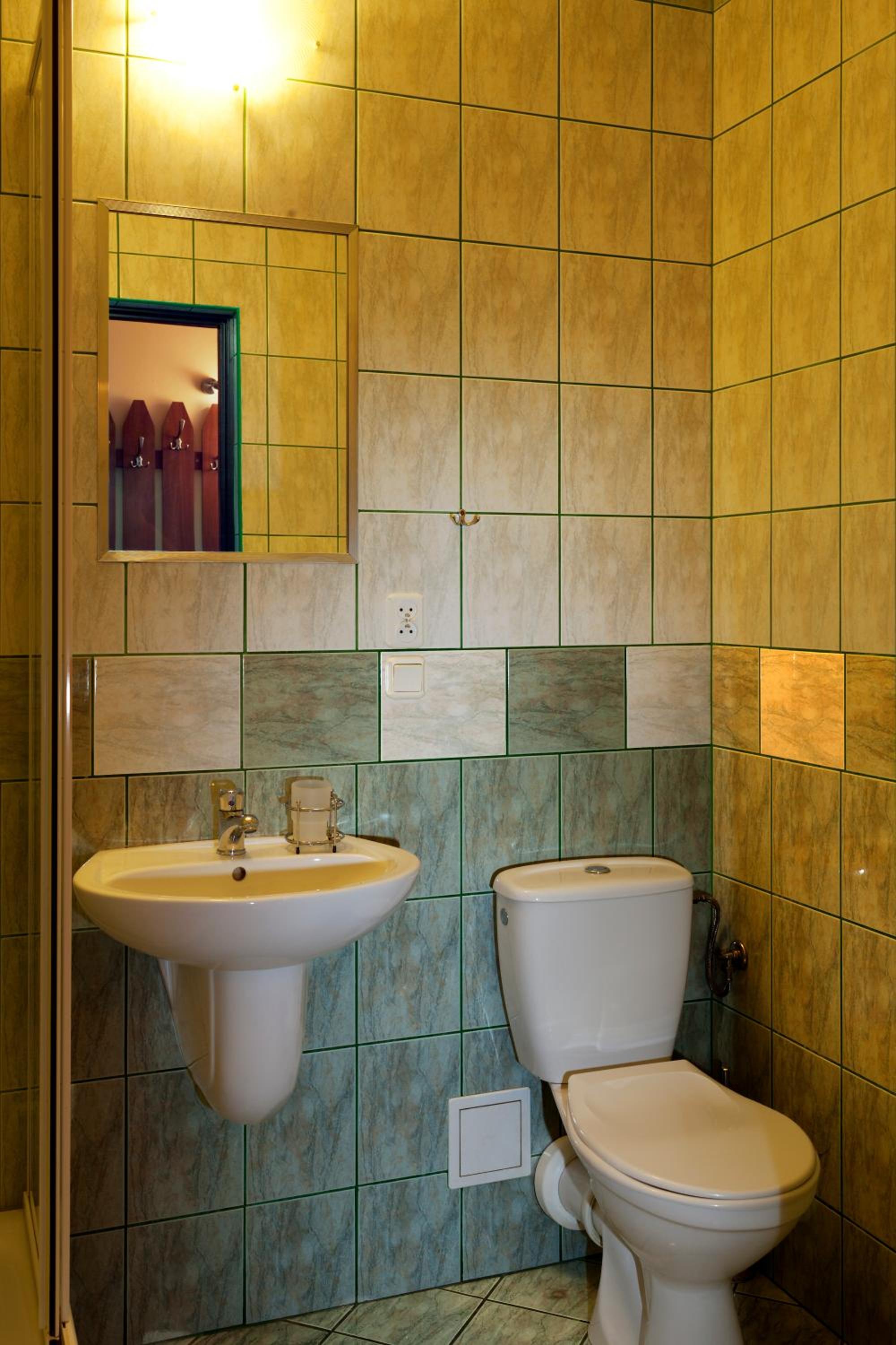 Double or Twin Room - Photo 3