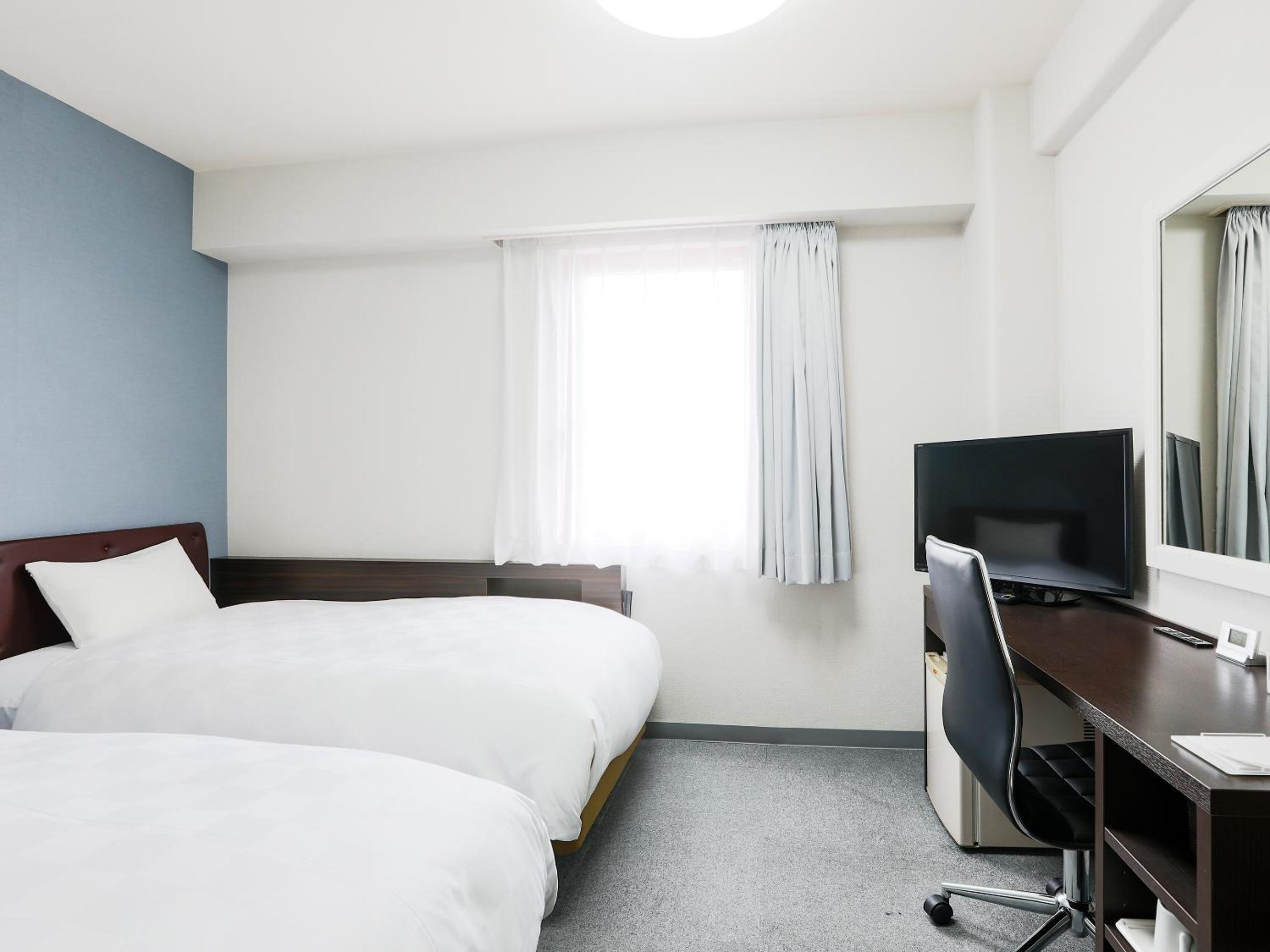 Economy Twin Room - Non-Smoking photo 3