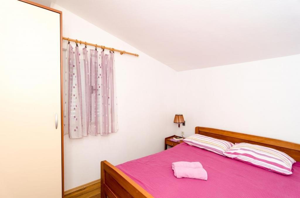 One-Bedroom Apartment with Sea View photo 1